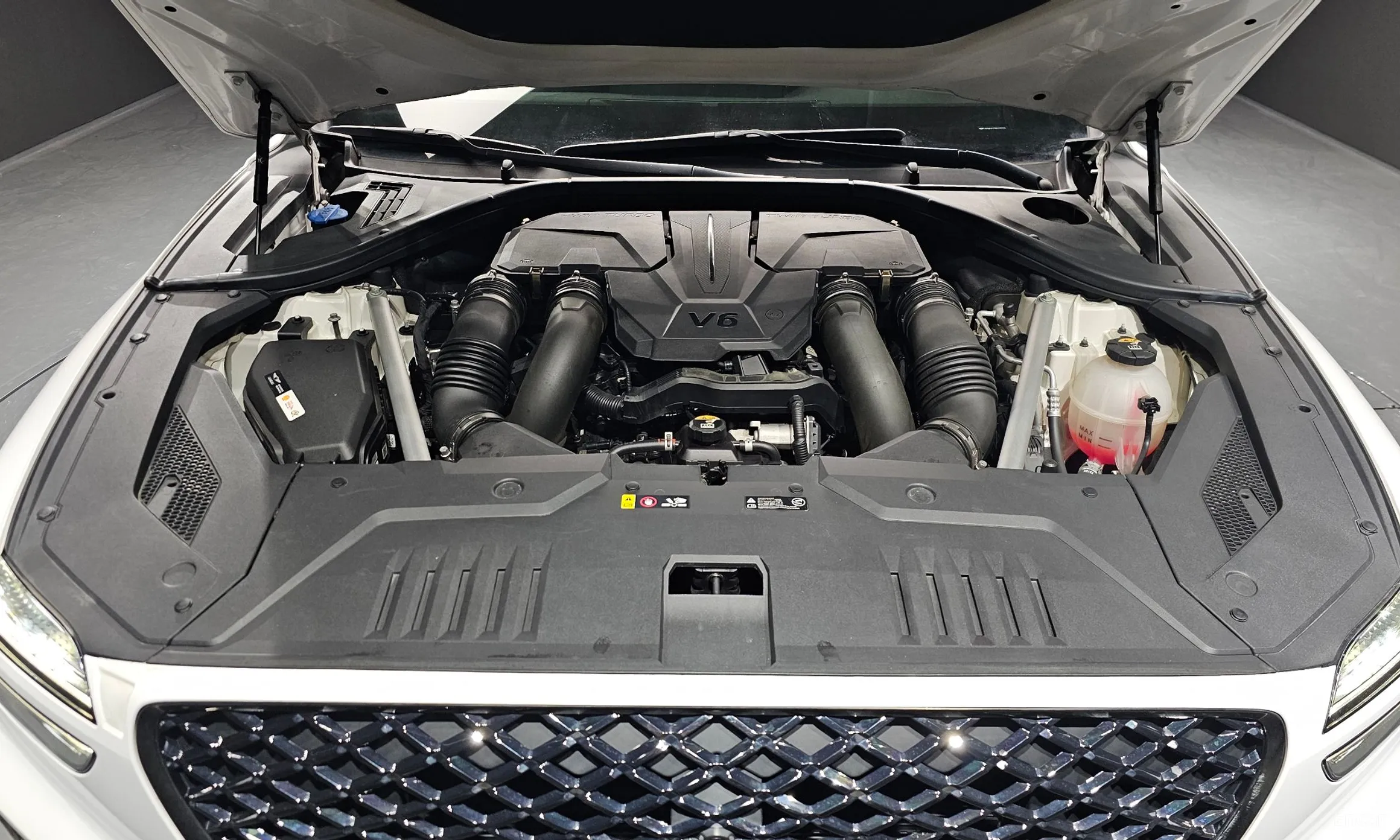 Genesis GV70 превью 6