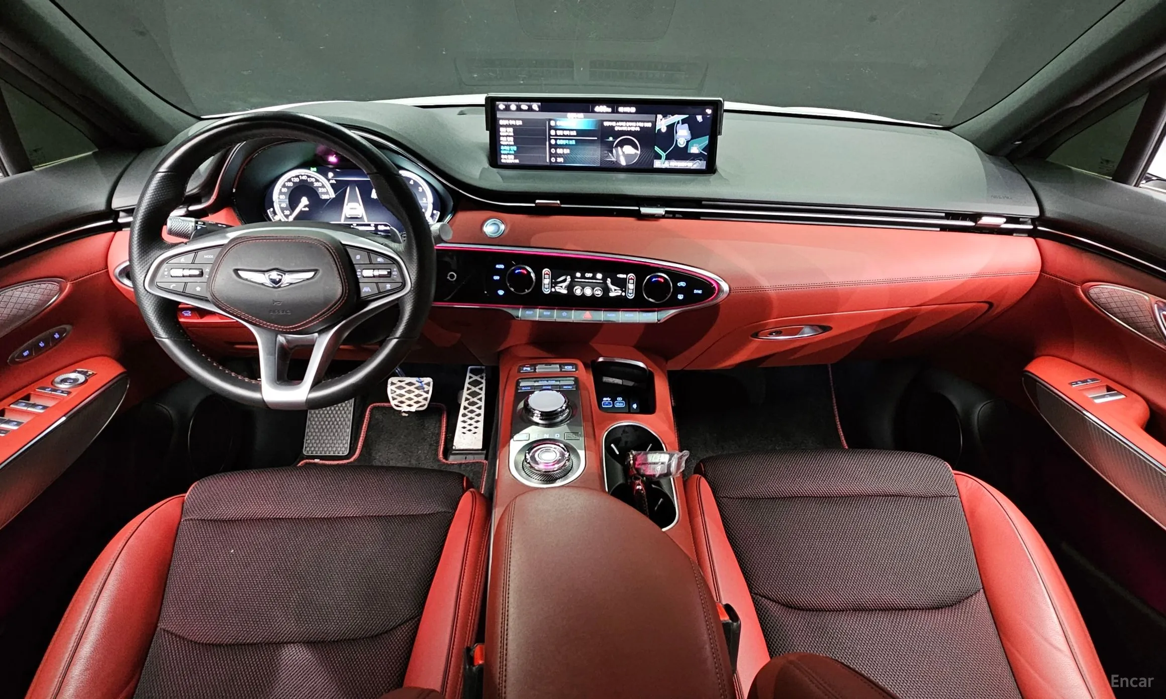 Genesis GV70 превью 7