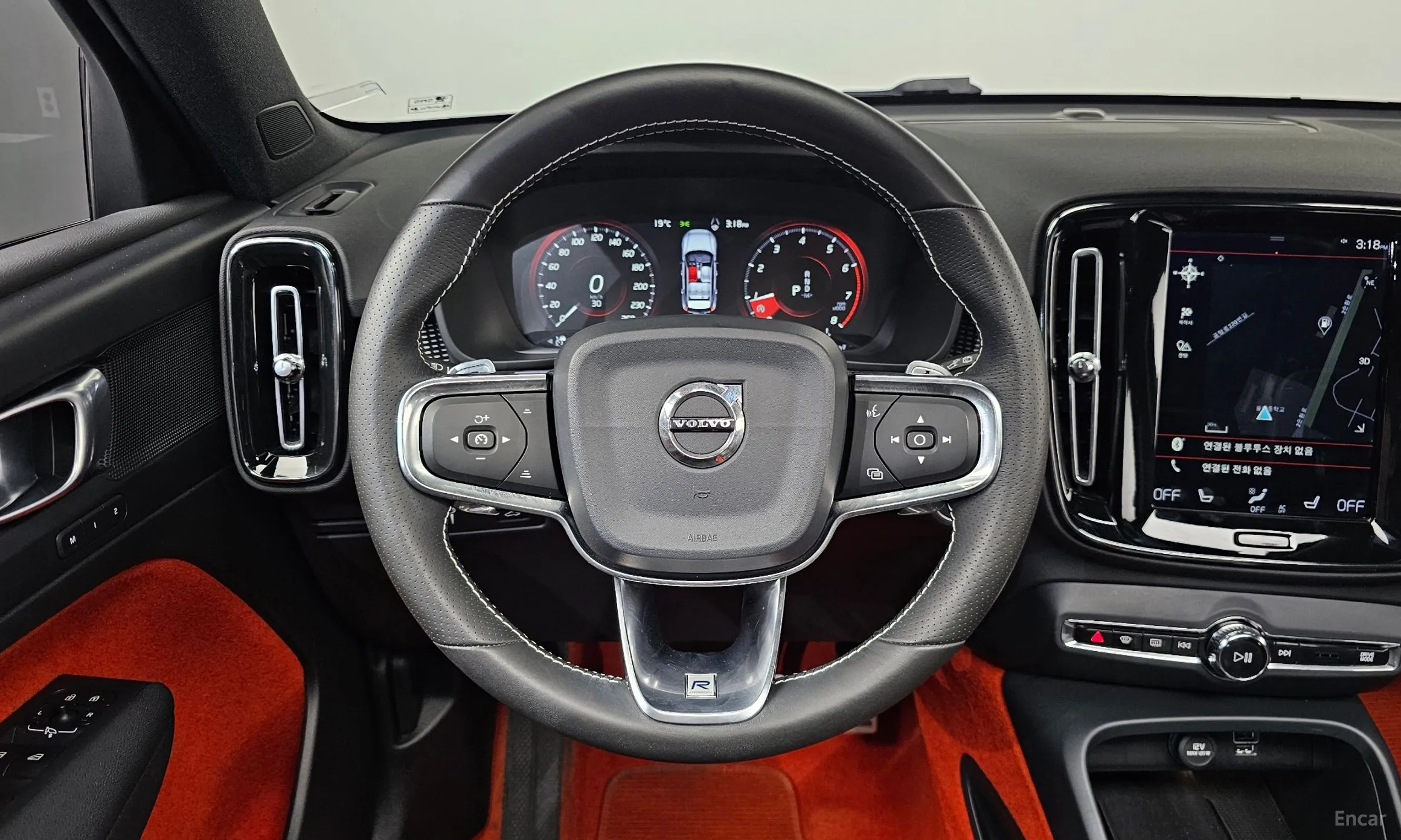 Volvo XC40 превью 13