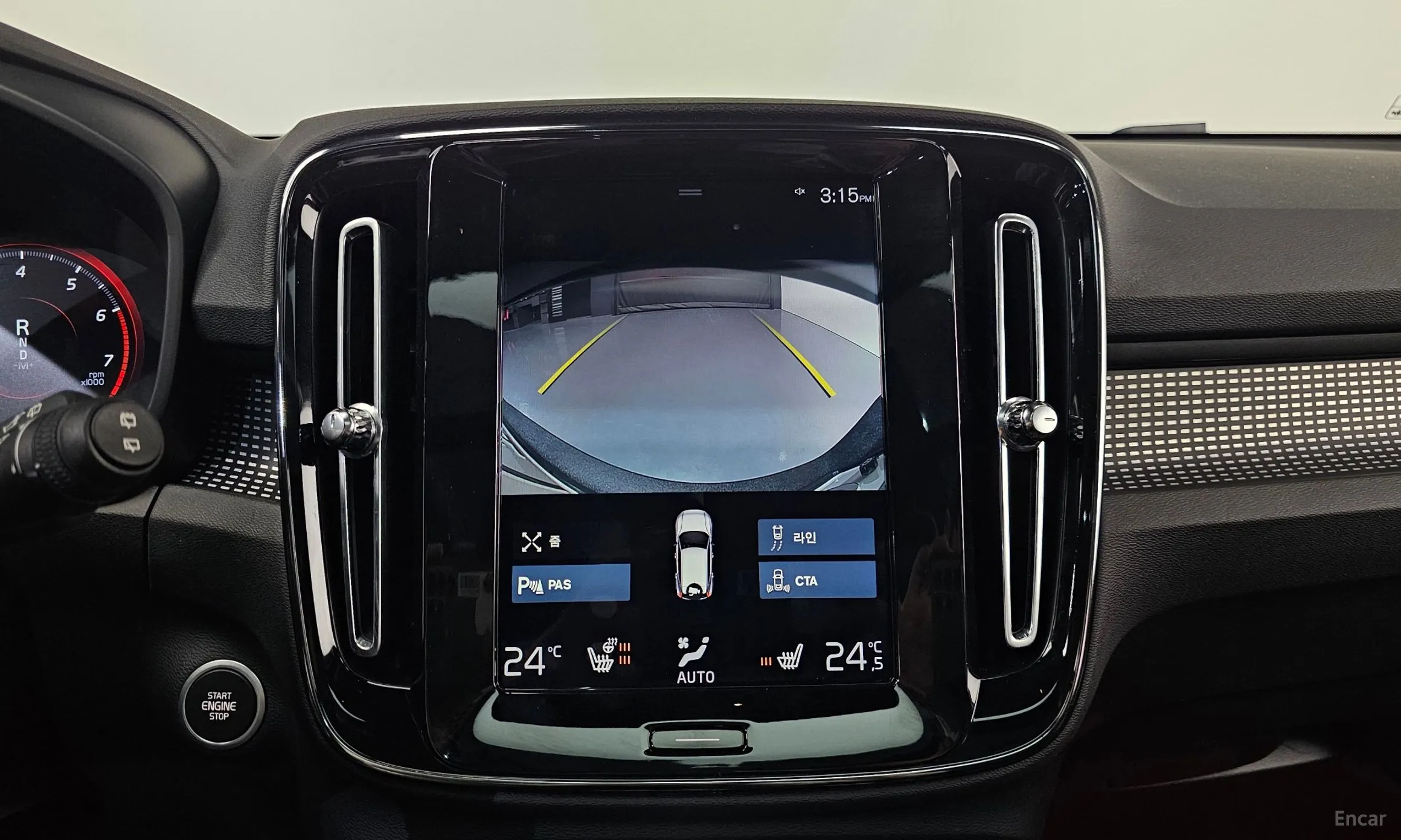Volvo XC40 превью 15