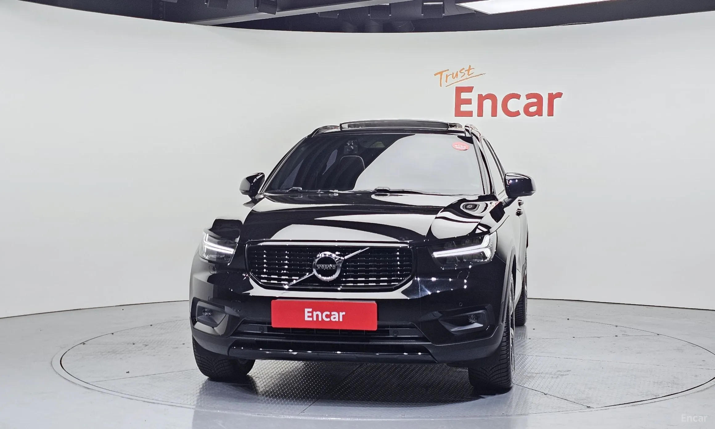 Volvo XC40 превью 3