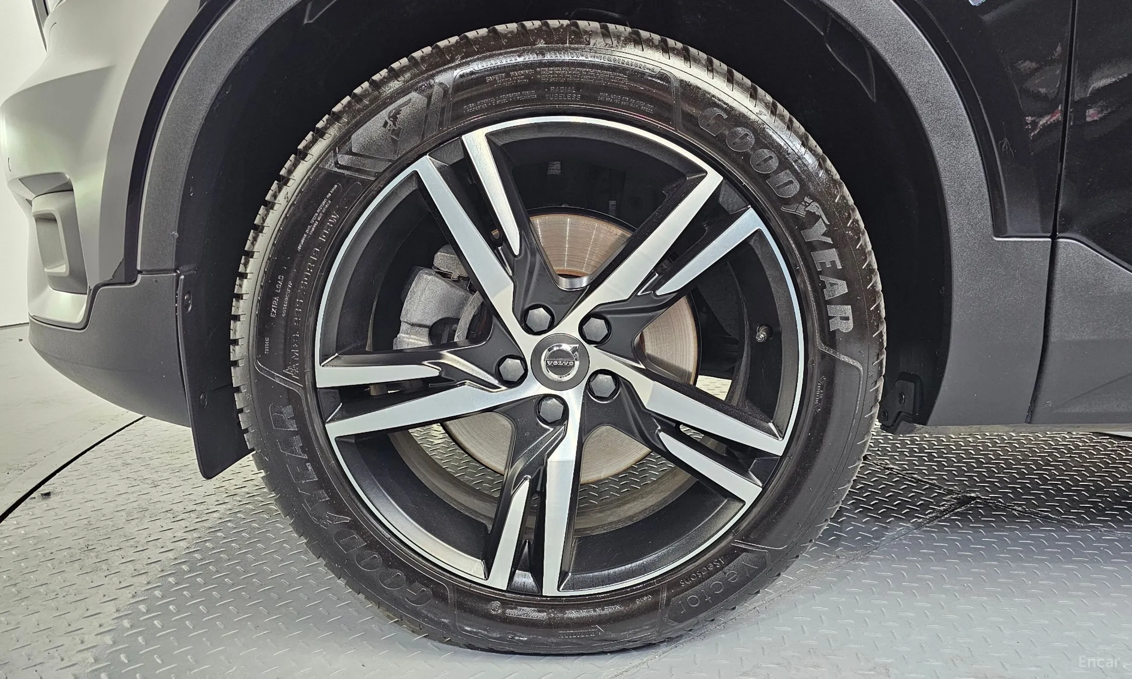 Volvo XC40 превью 5