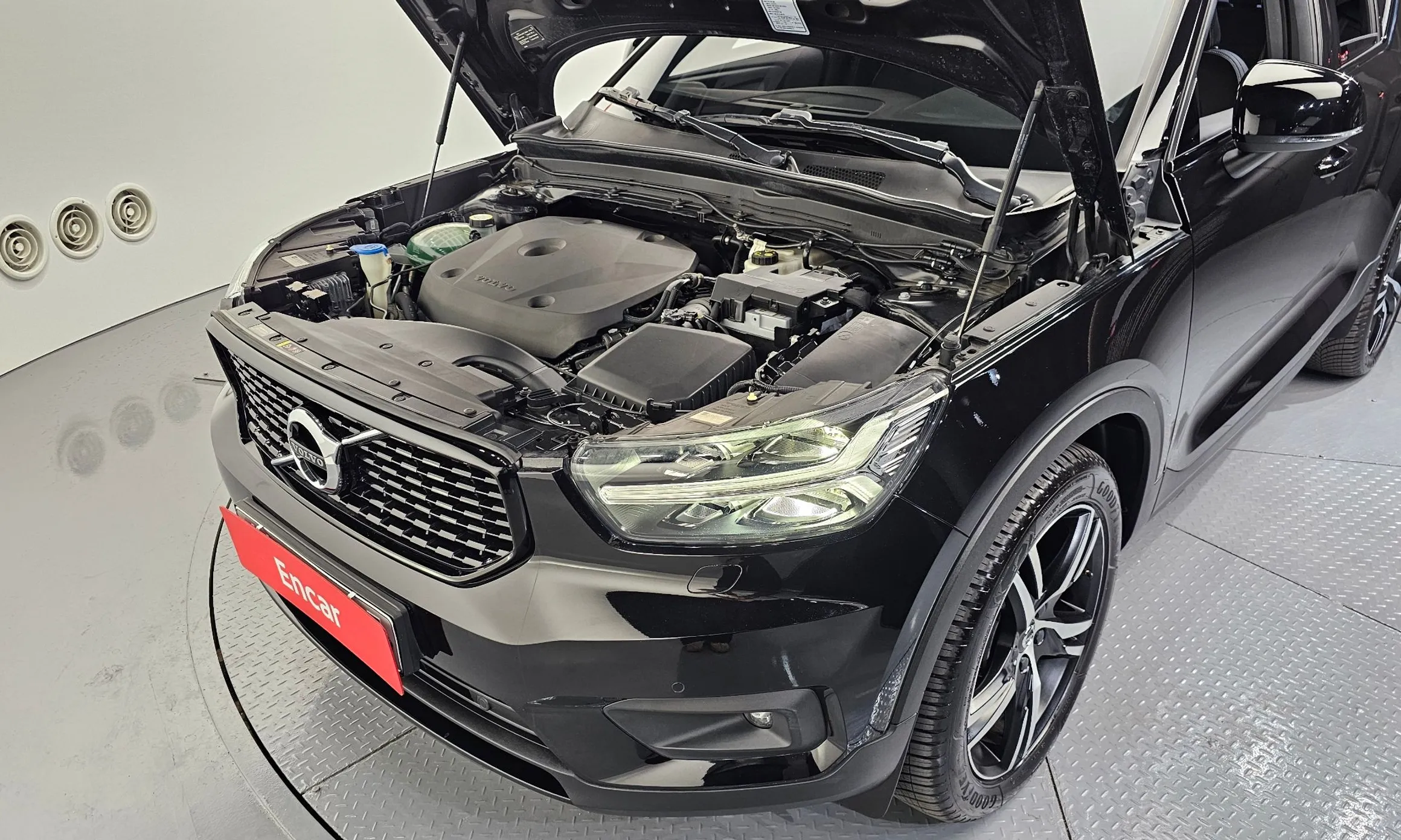 Volvo XC40 превью 6