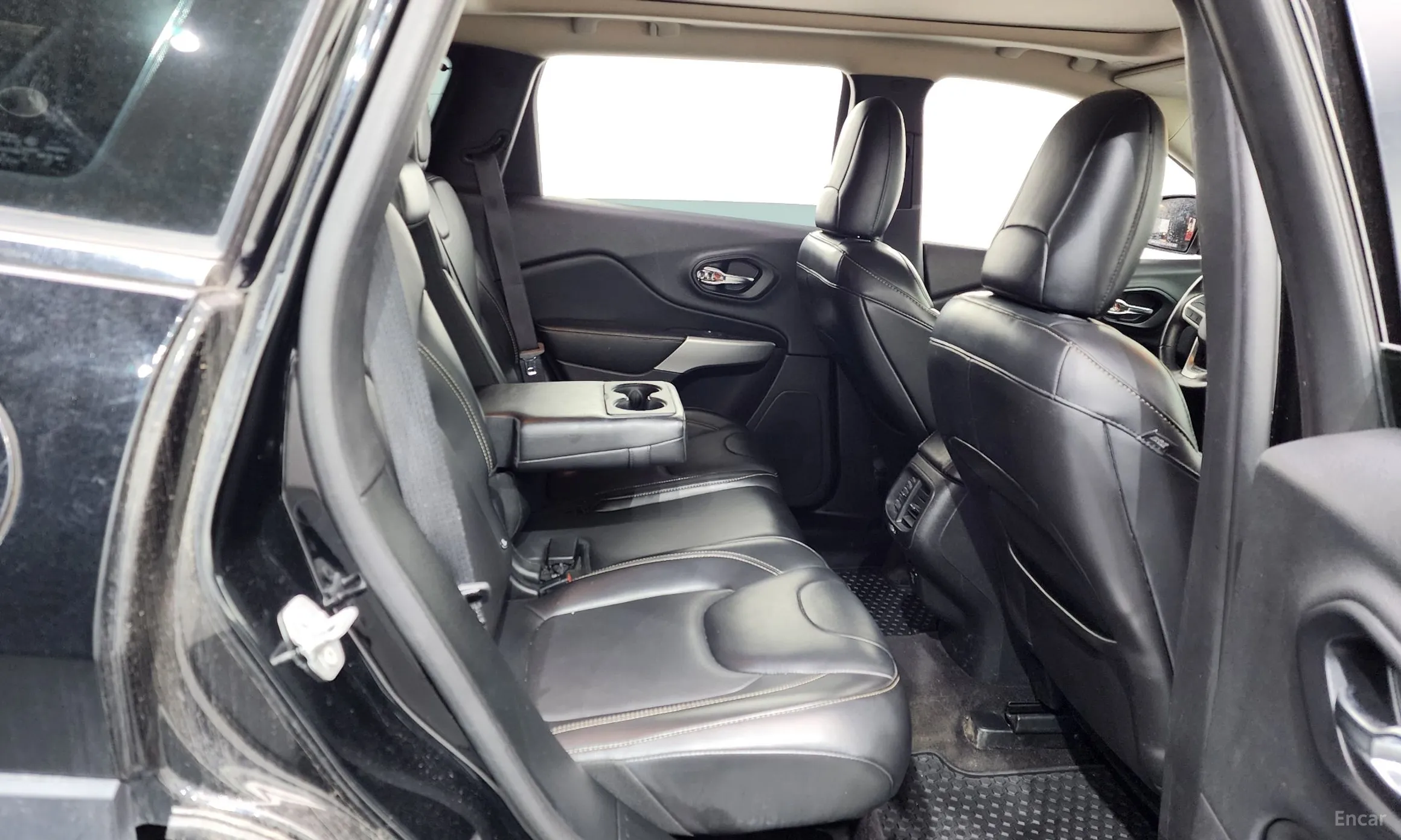 Jeep Cherokee (KL) превью 12