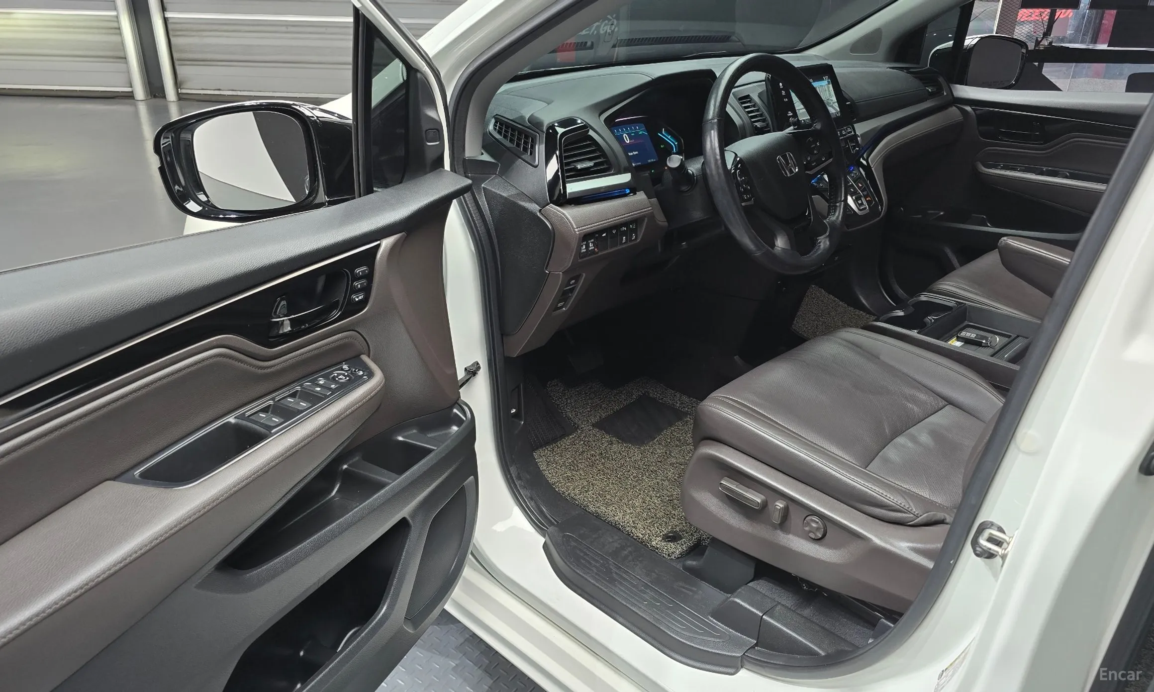 Honda Odyssey превью 11