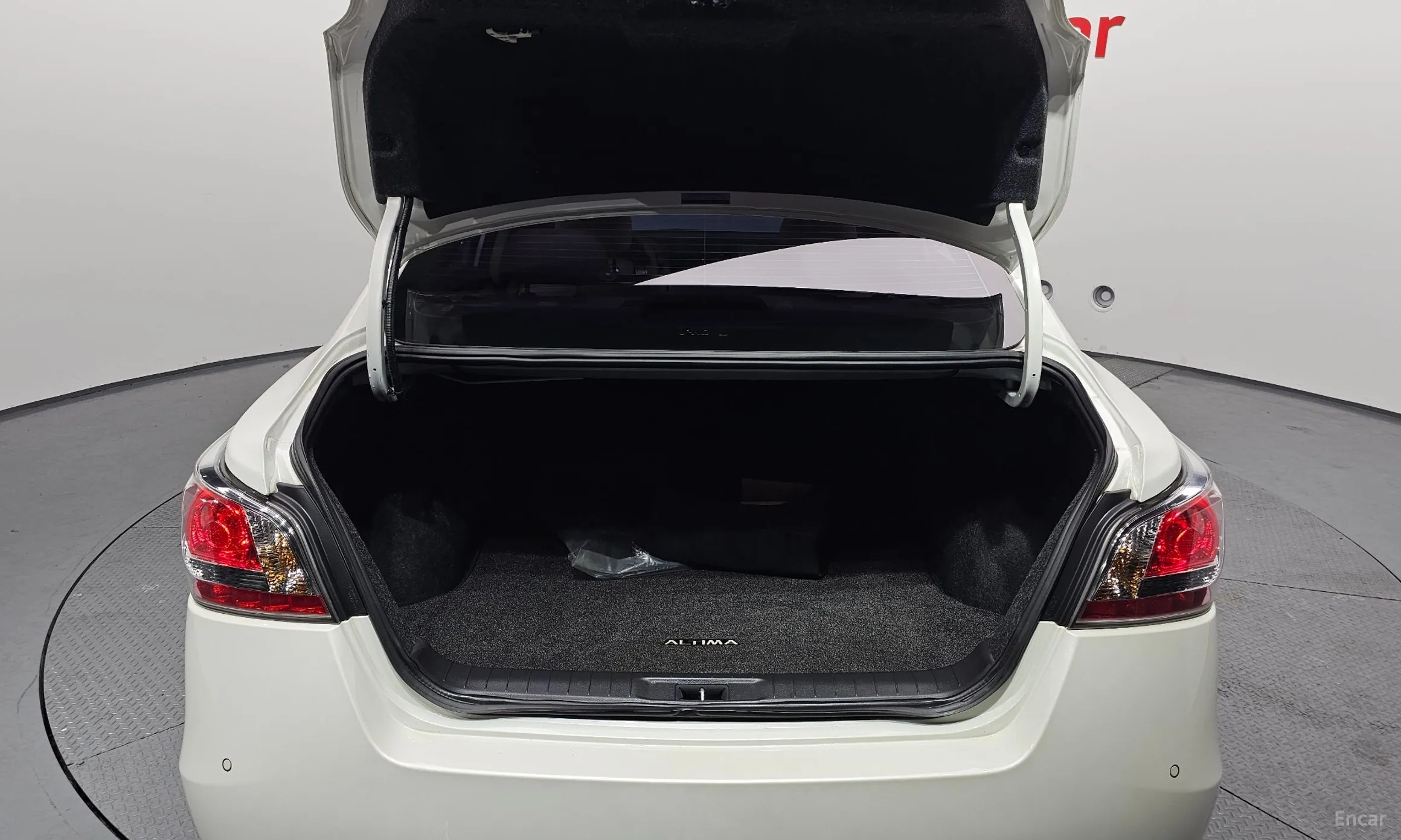Nissan Altima превью 20