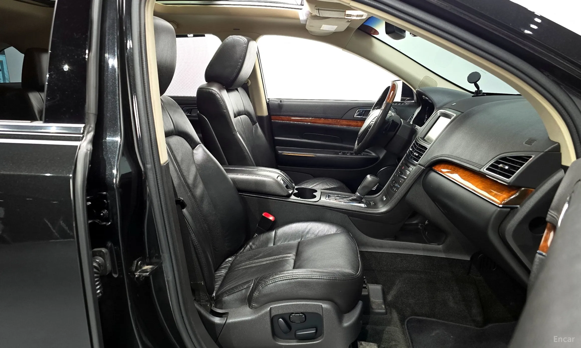Lincoln MKT превью 10