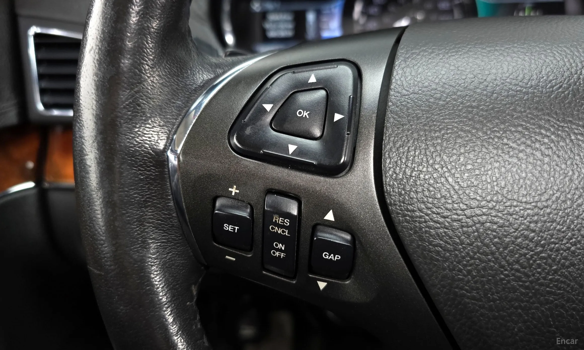 Lincoln MKT превью 16
