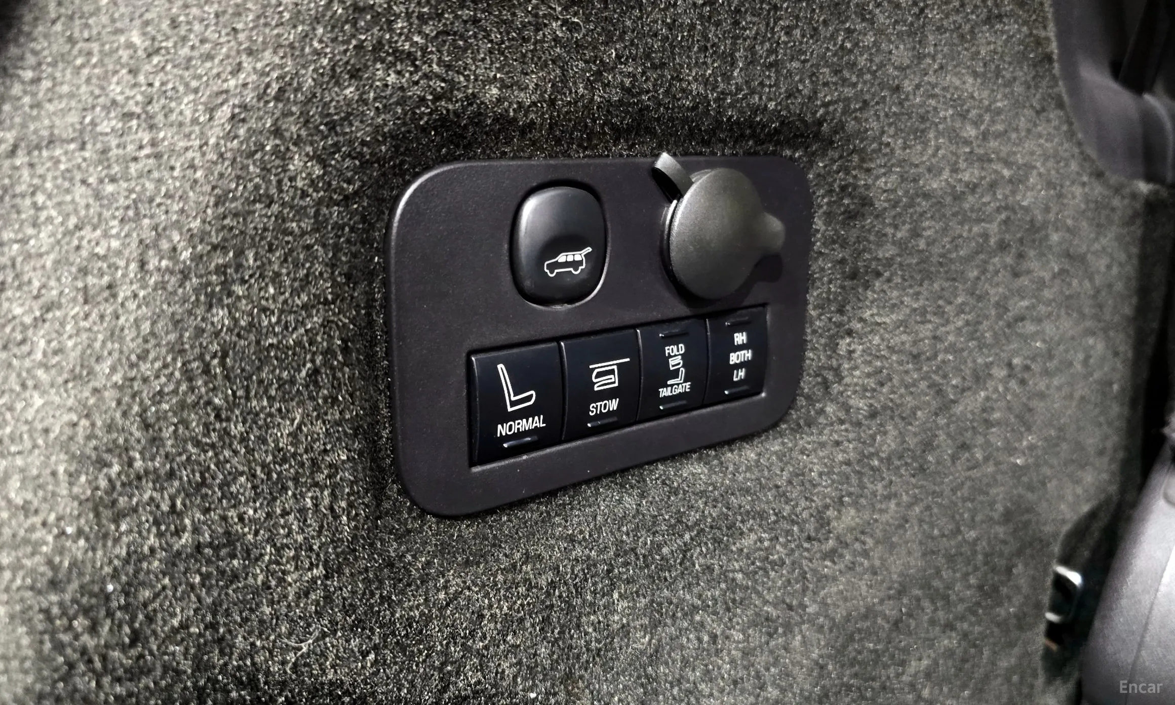 Lincoln MKT превью 20