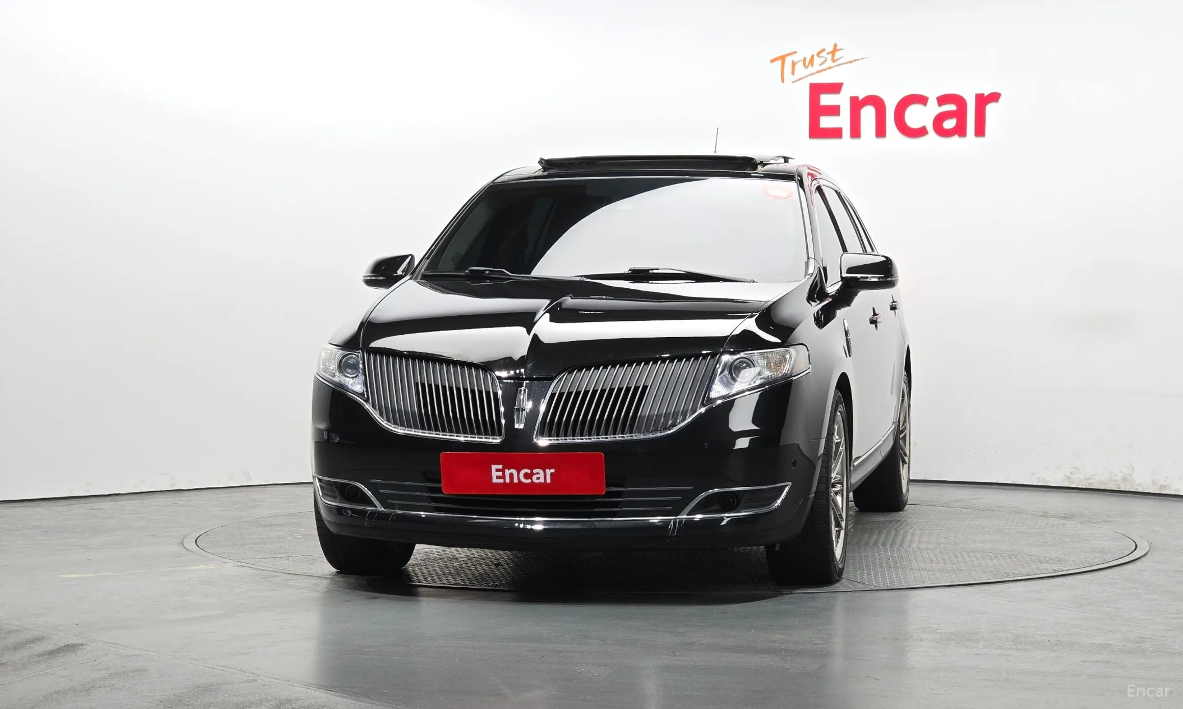 Lincoln MKT превью 3