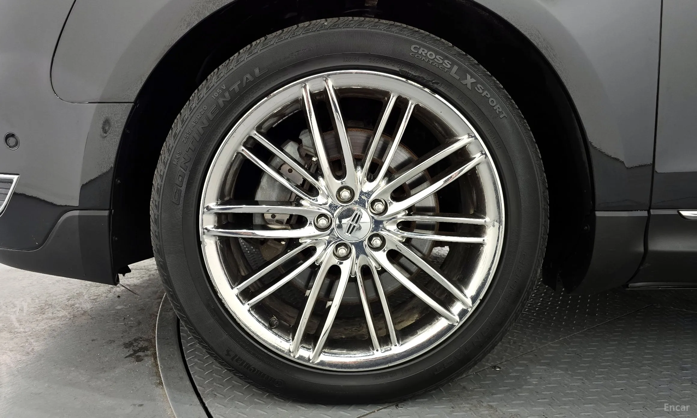Lincoln MKT превью 5