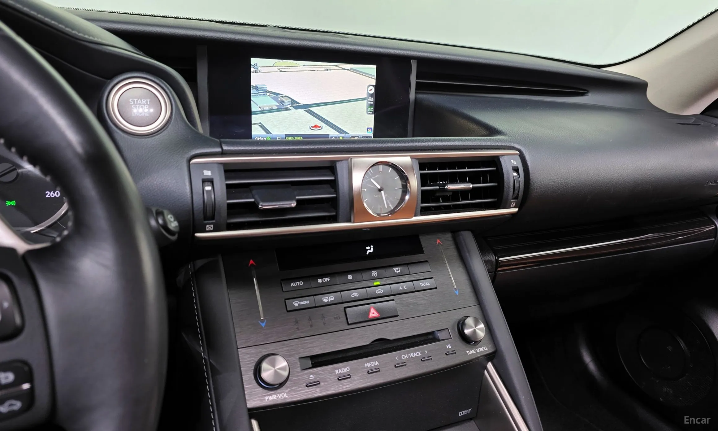 Lexus New IS300 превью 14