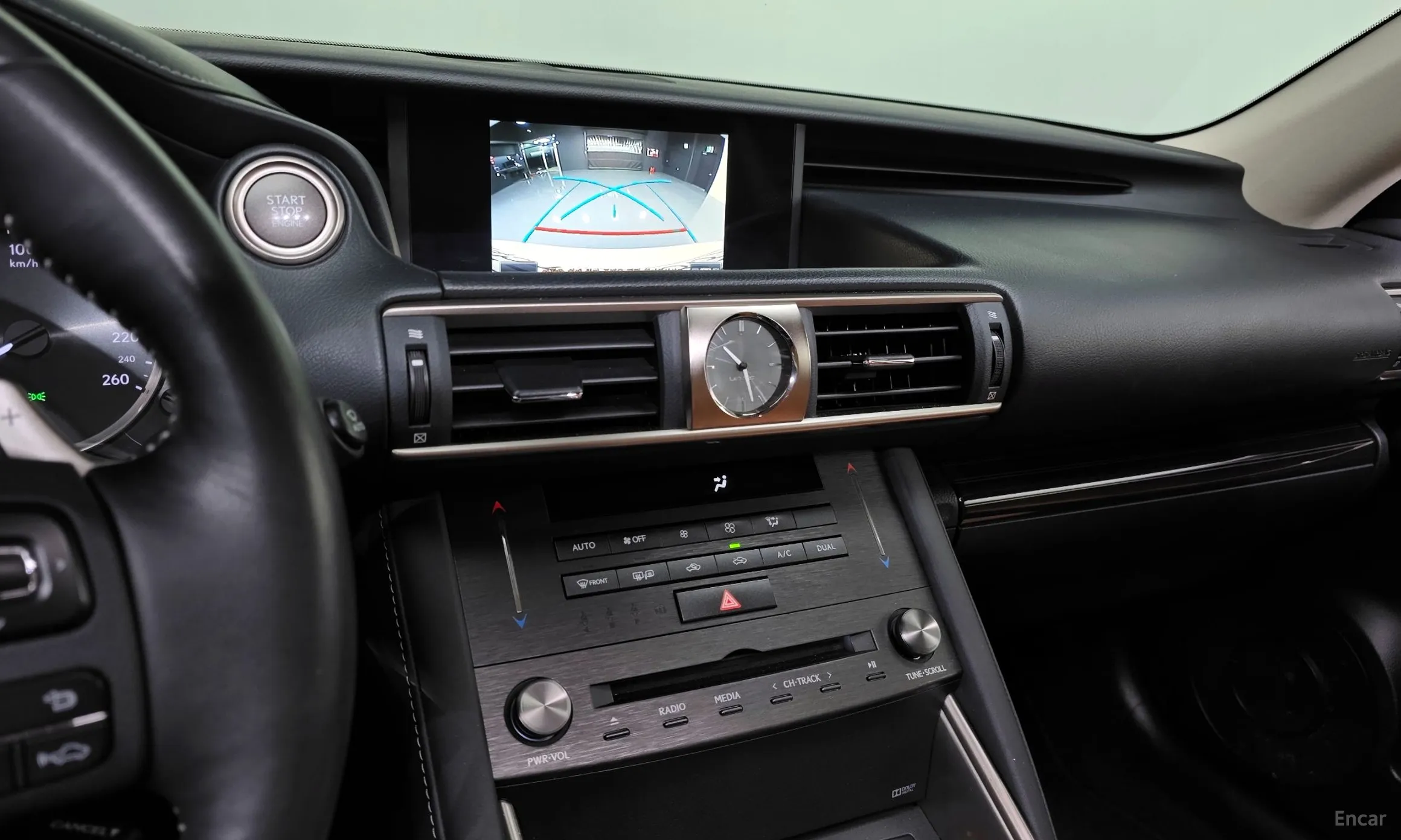 Lexus New IS300 превью 15