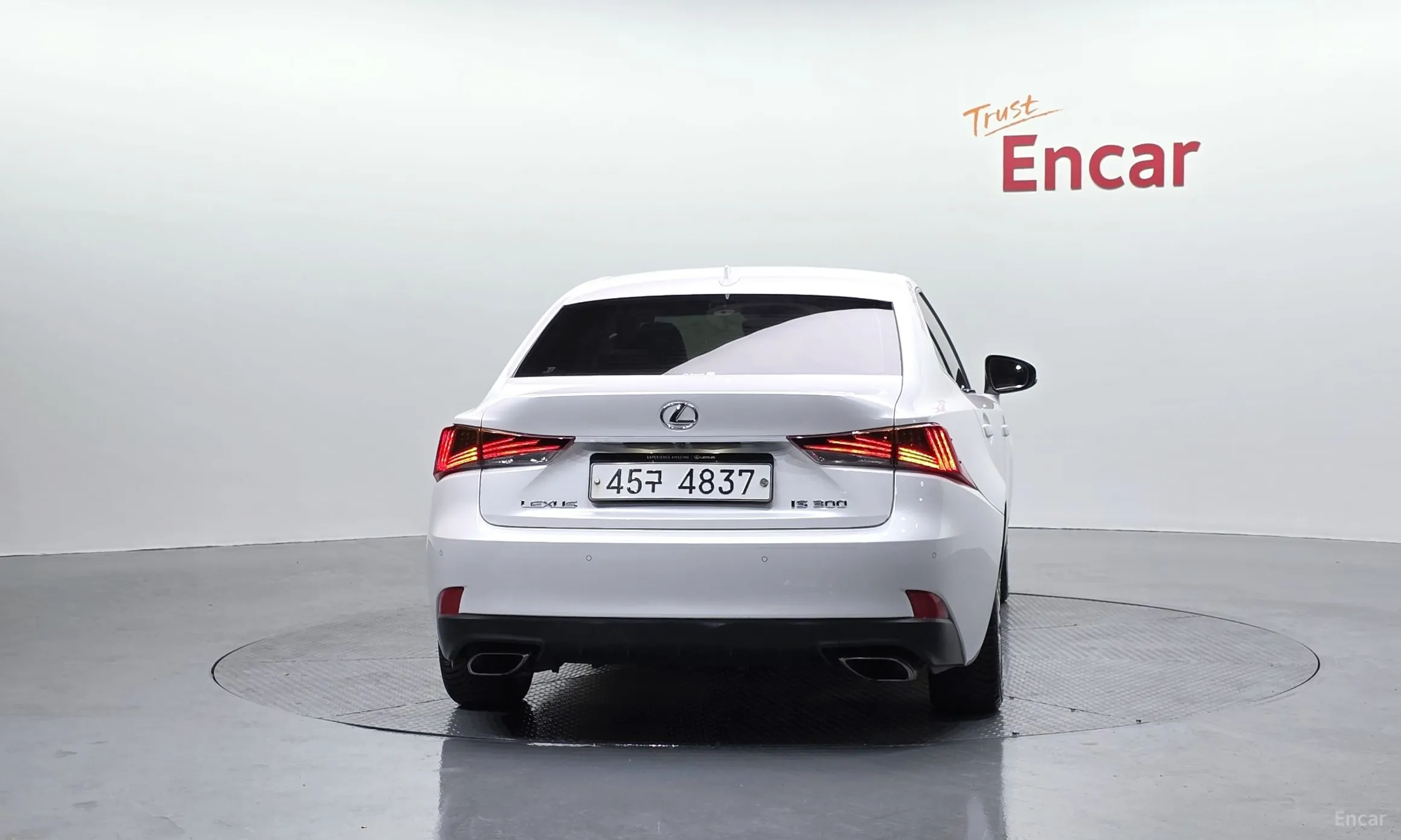 Lexus New IS300 превью 4