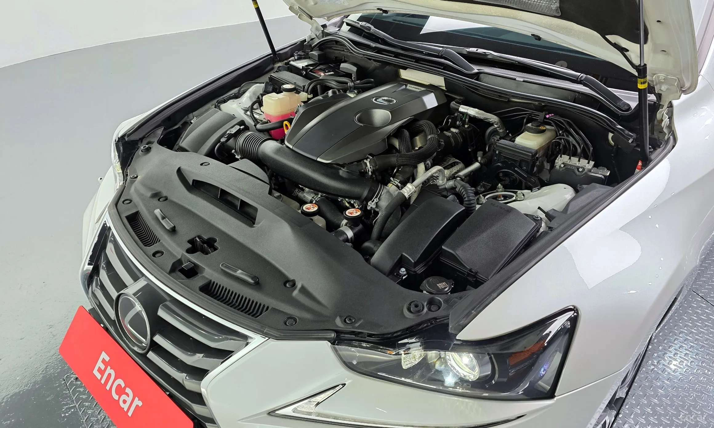 Lexus New IS300 превью 6
