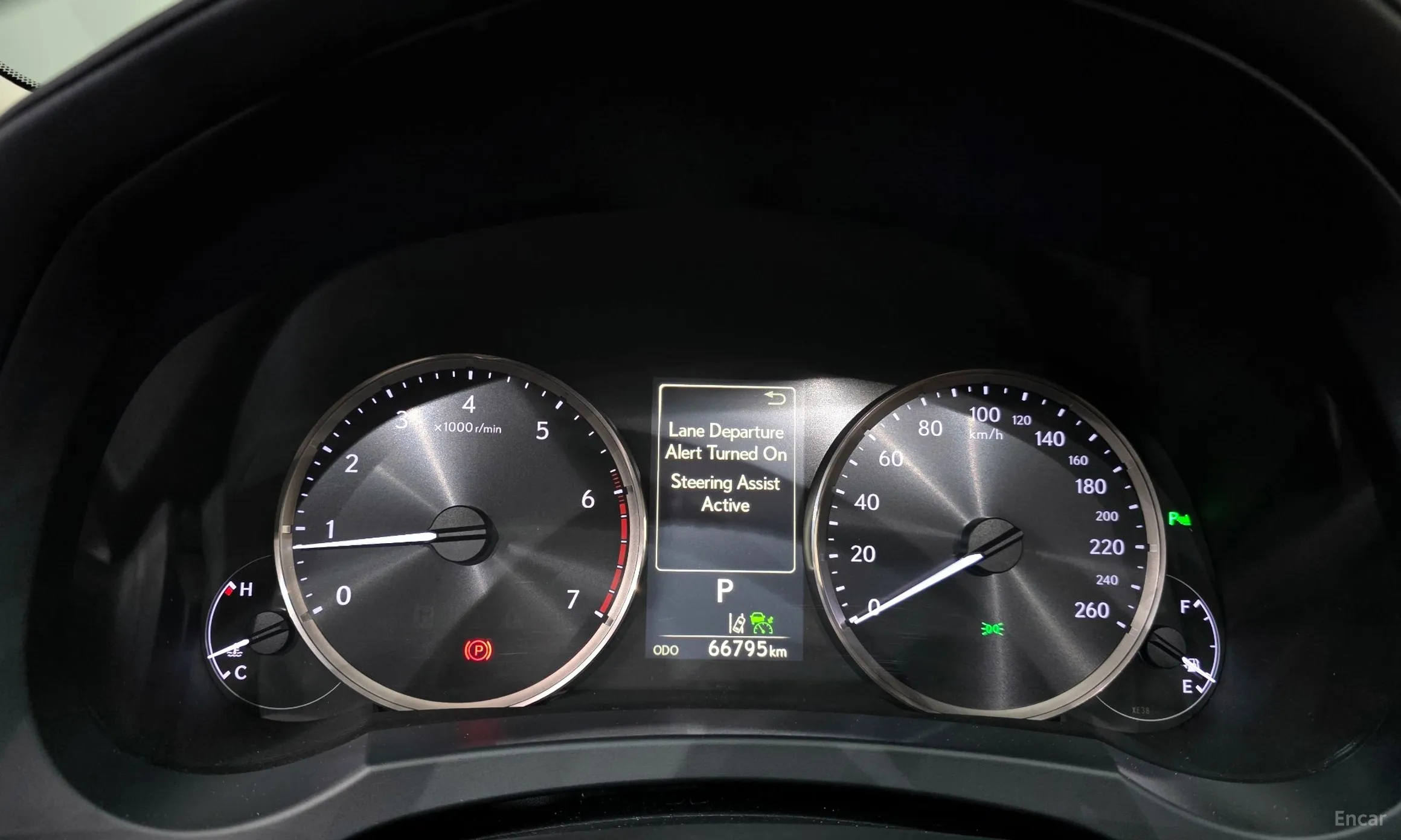Lexus New IS300 превью 8