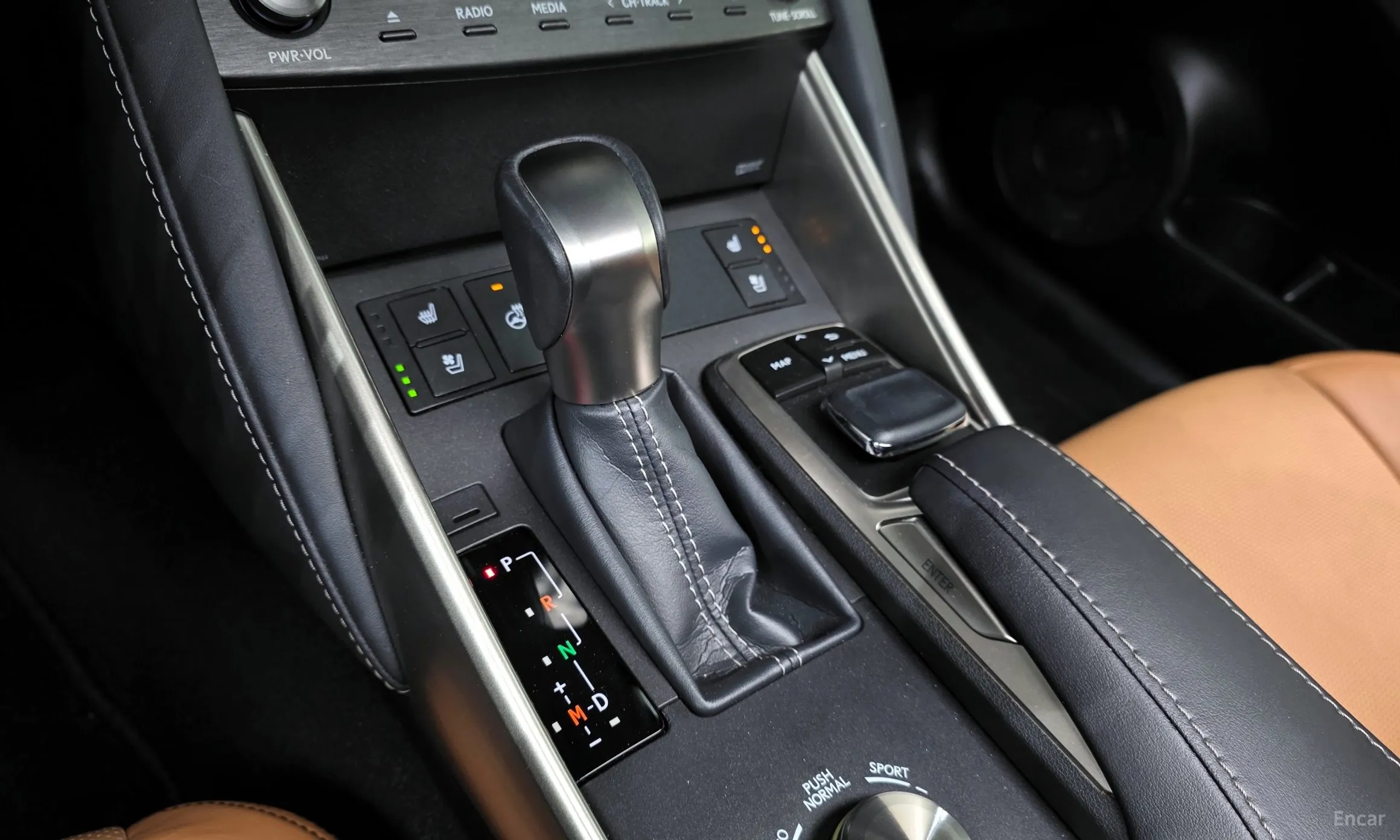 Lexus New IS300 превью 9