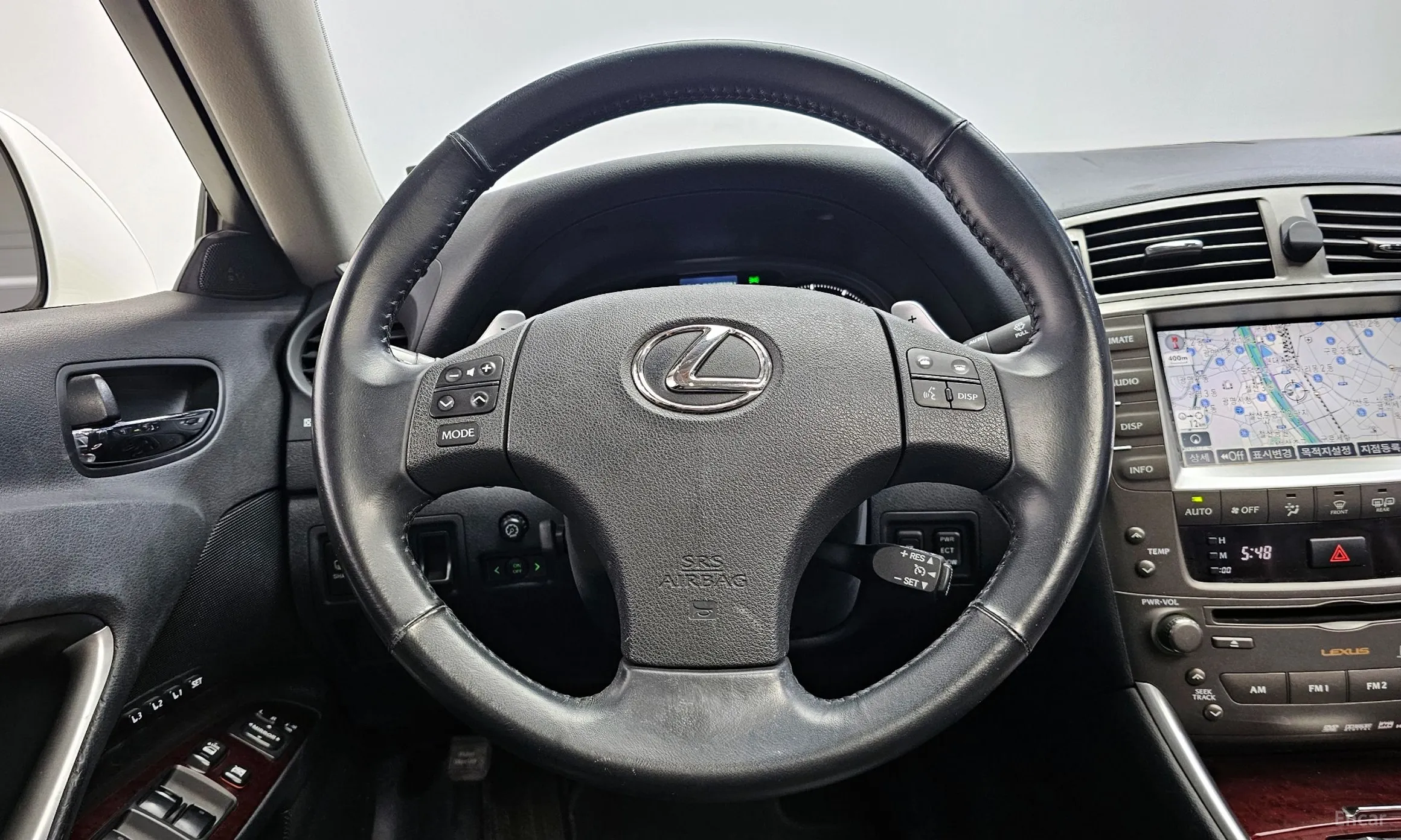 Lexus IS250 превью 13