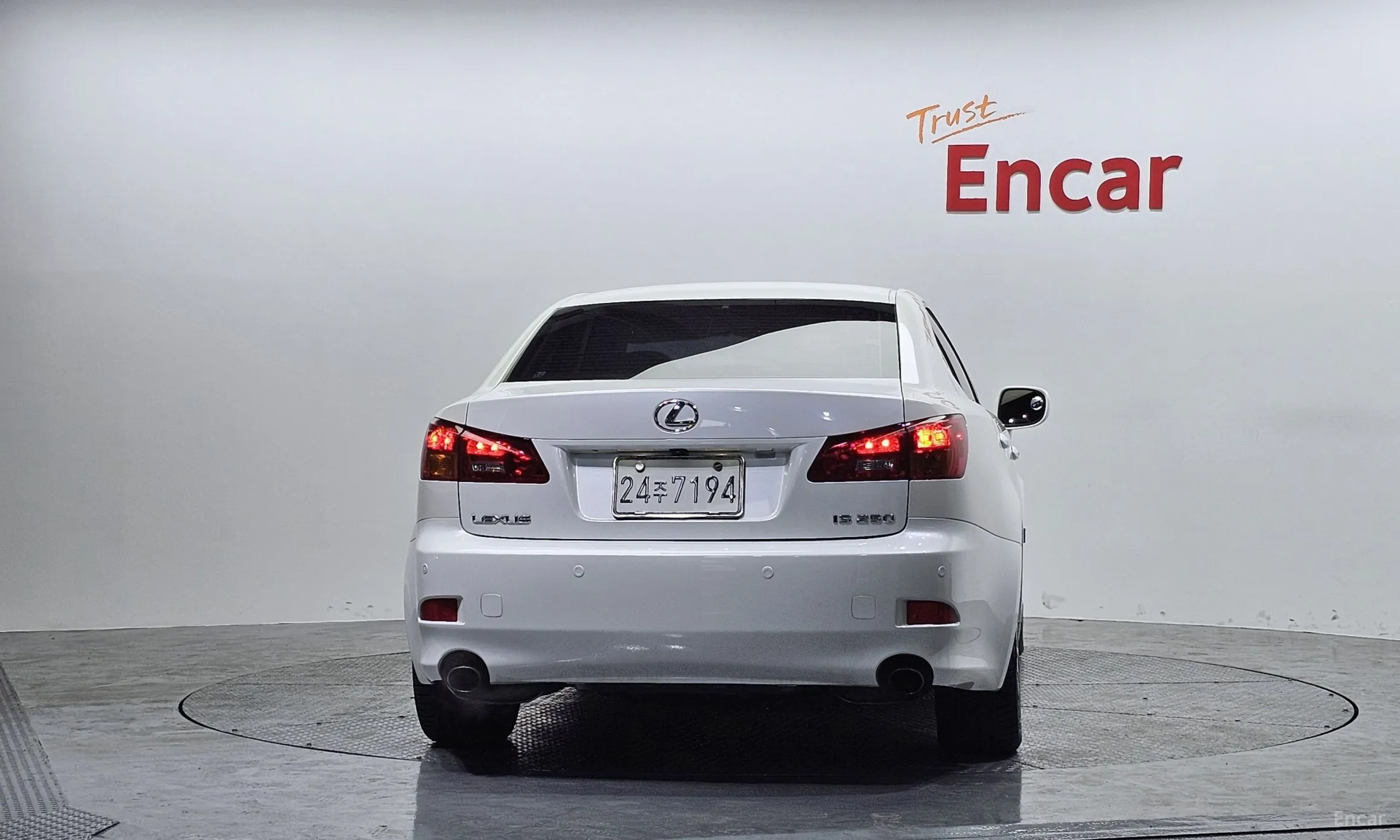 Lexus IS250 превью 4