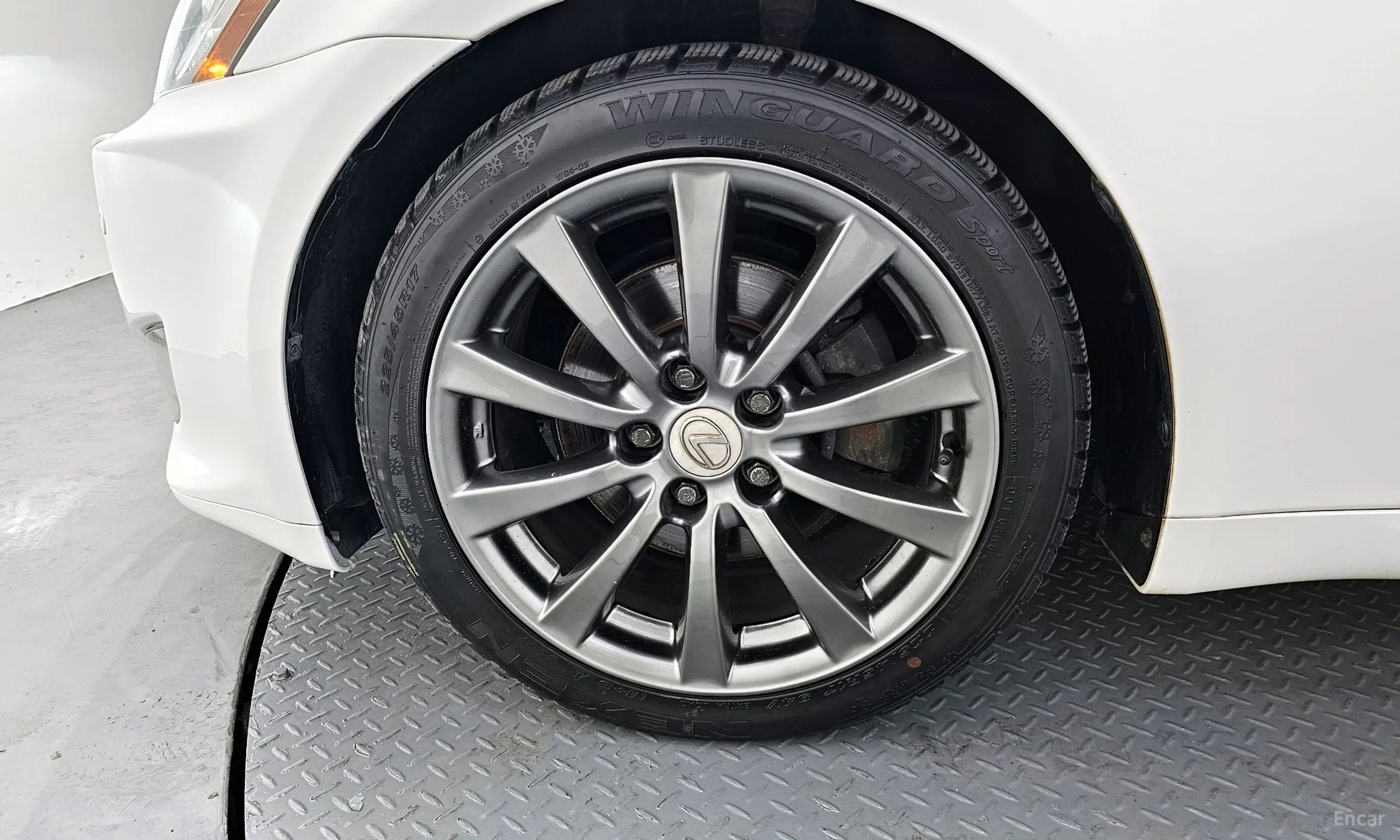 Lexus IS250 превью 5