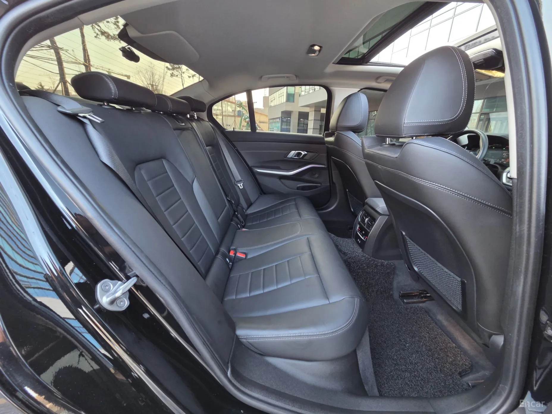 BMW 3 Series (G20) превью 14