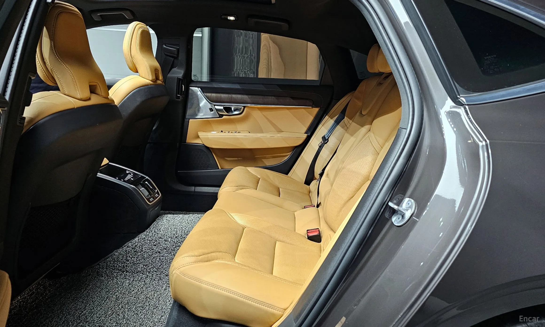 Volvo S90 превью 12