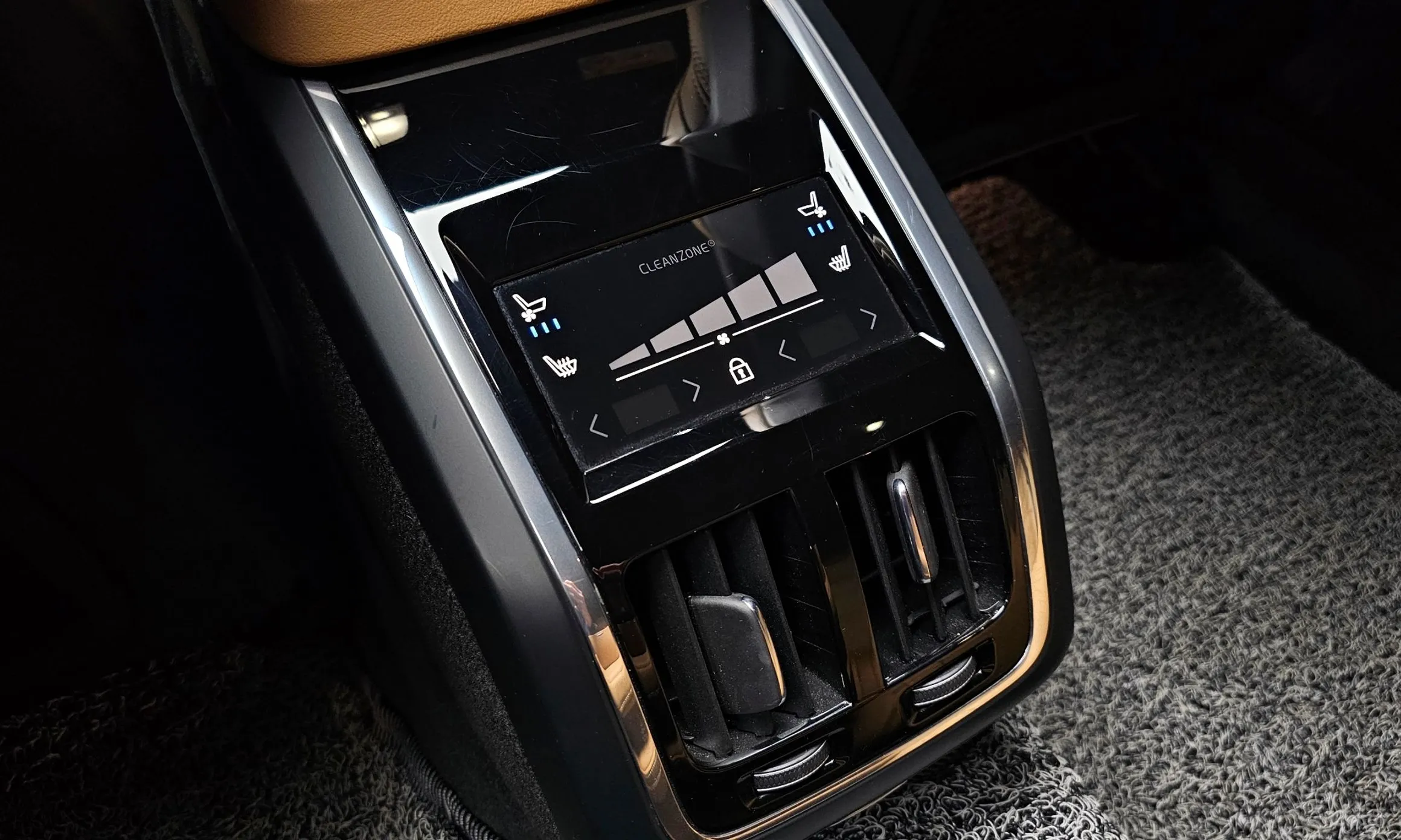 Volvo S90 превью 17