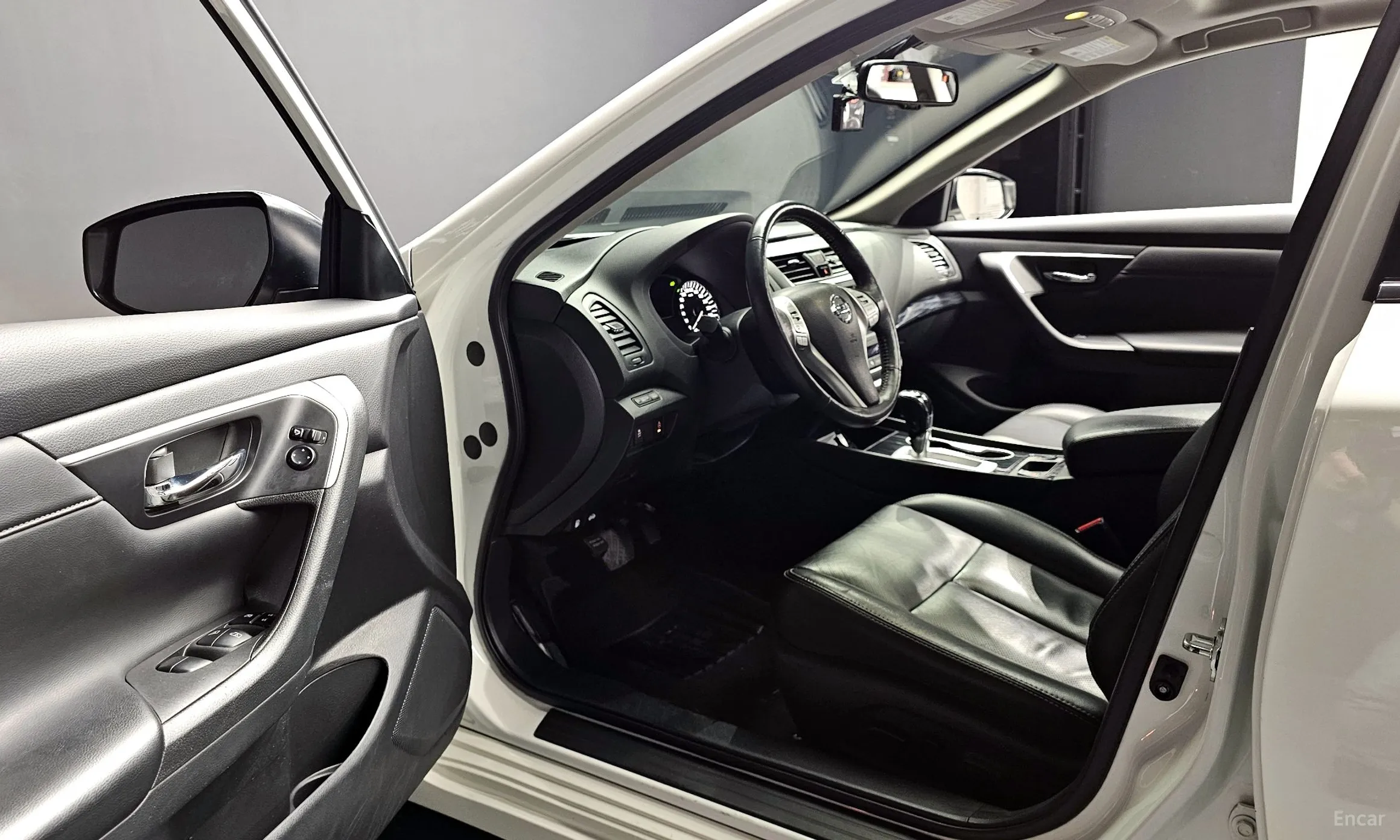Nissan Altima превью 12