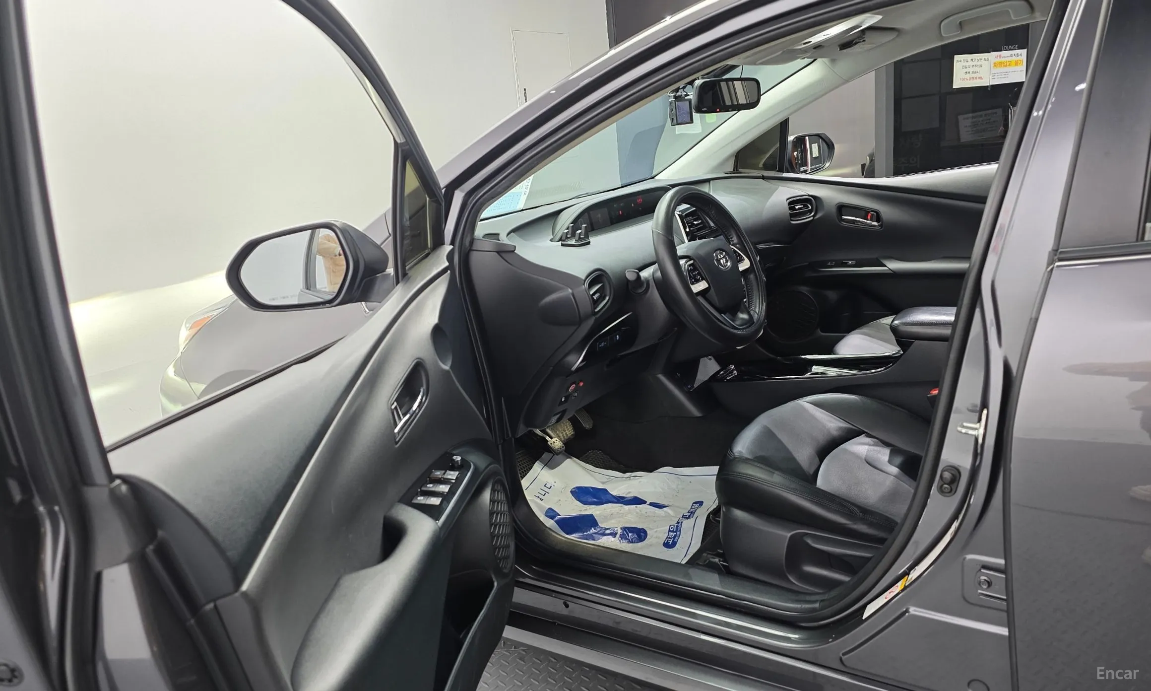 Toyota Prius 4th Generation превью 10