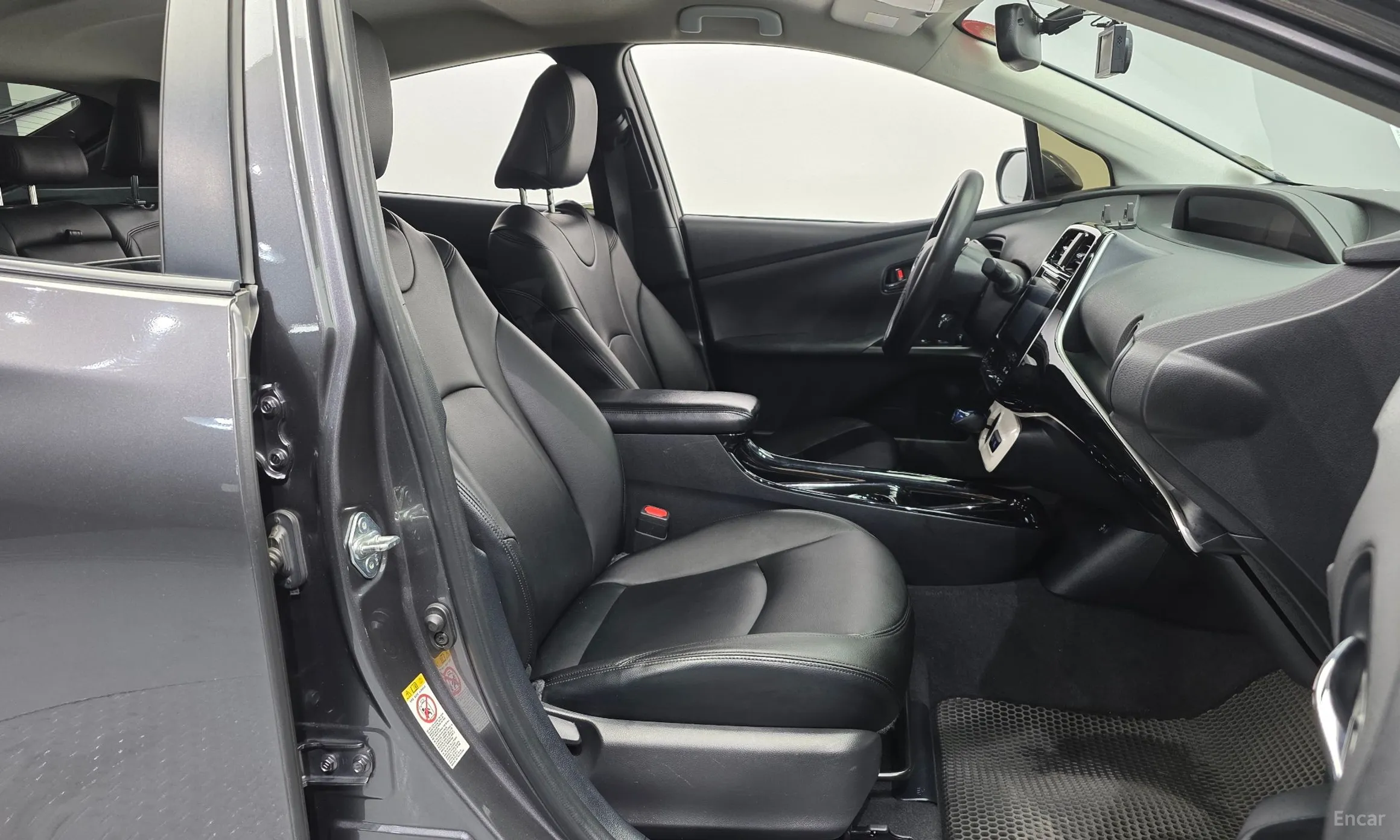 Toyota Prius 4th Generation превью 11