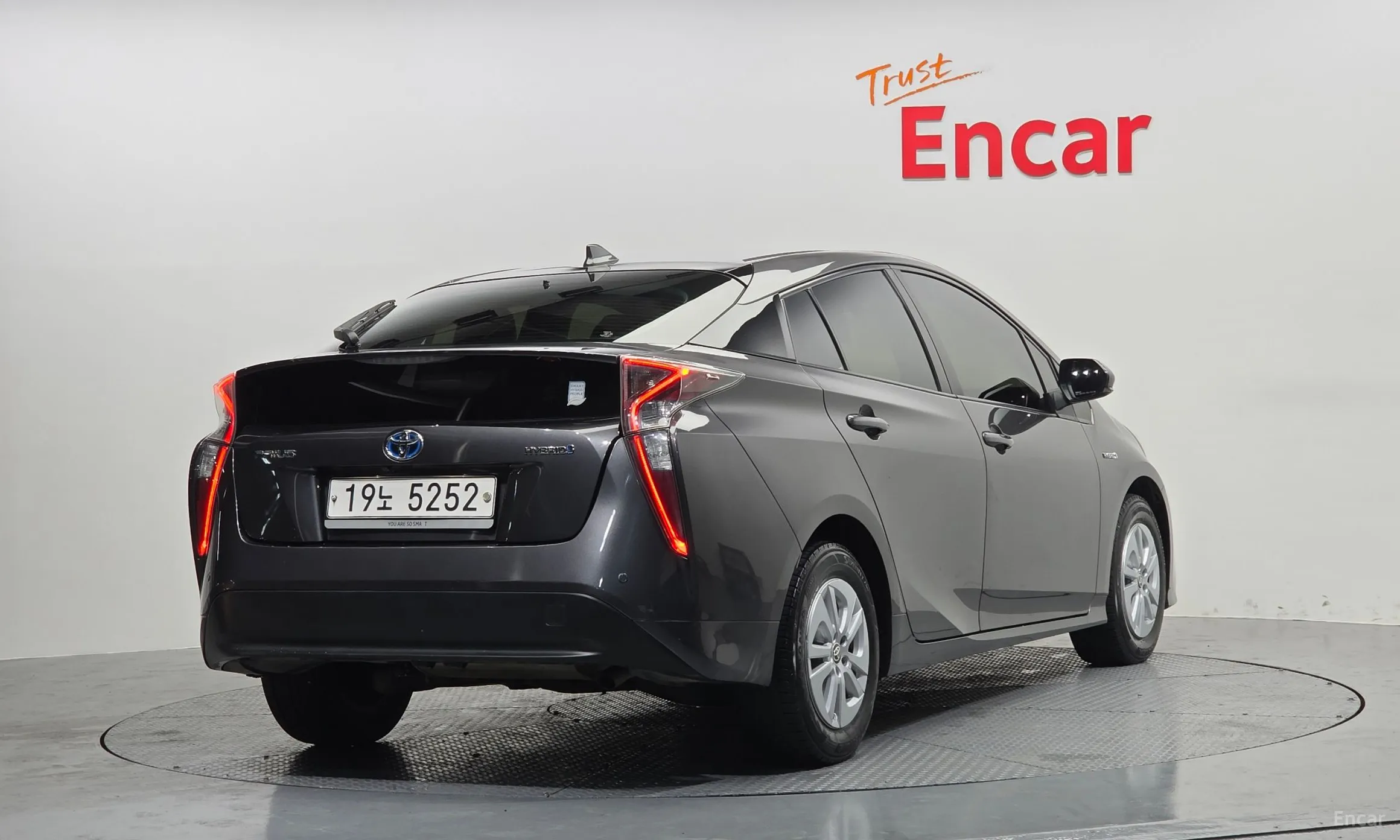 Toyota Prius 4th Generation превью 2