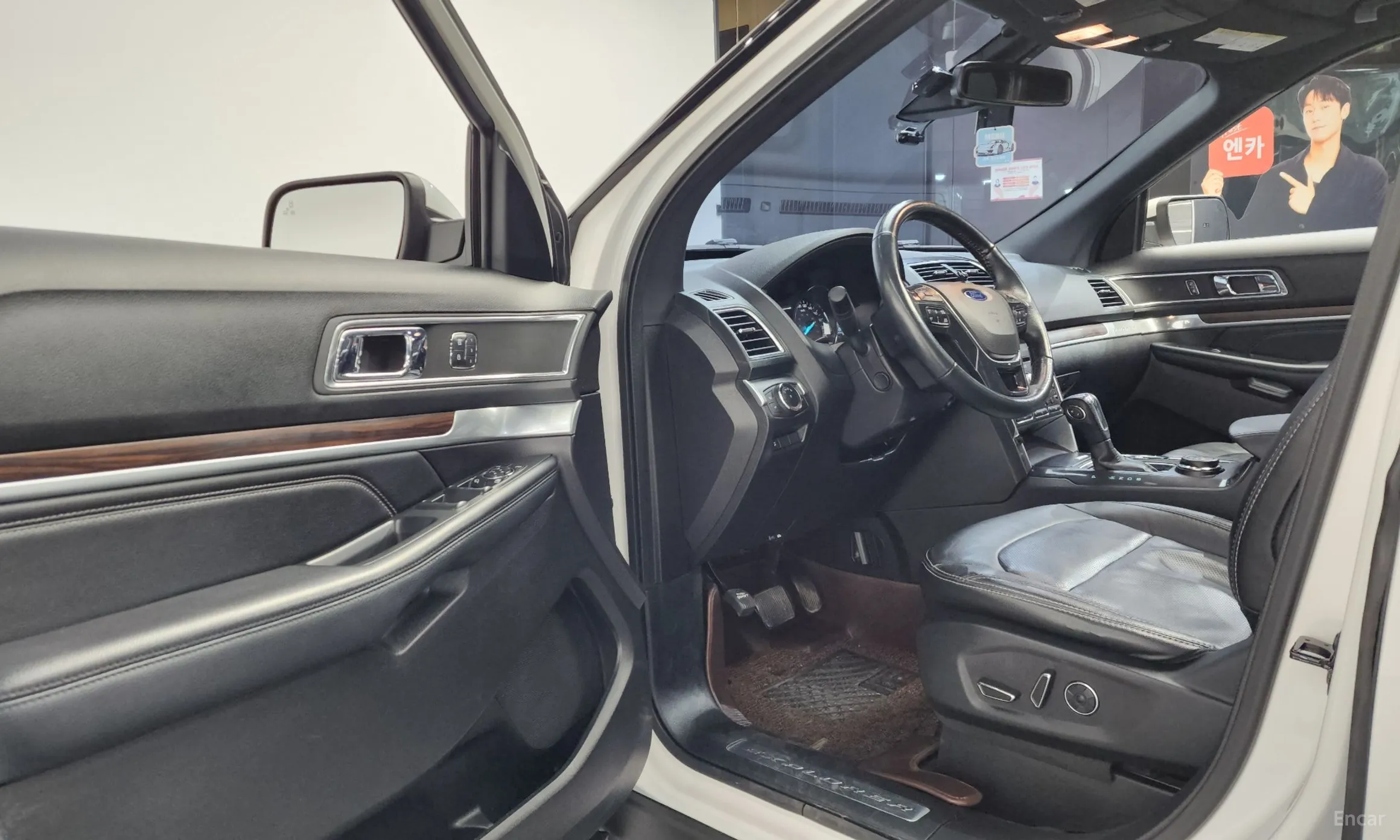 Ford Explorer превью 10