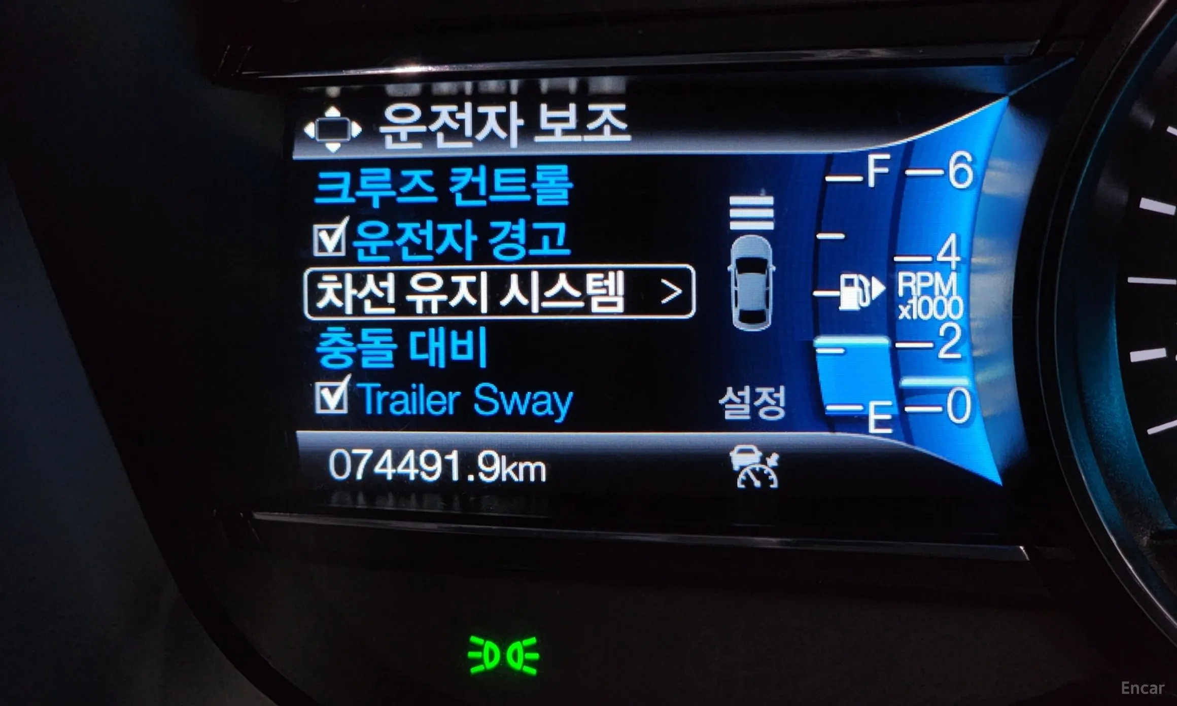 Ford Explorer превью 15