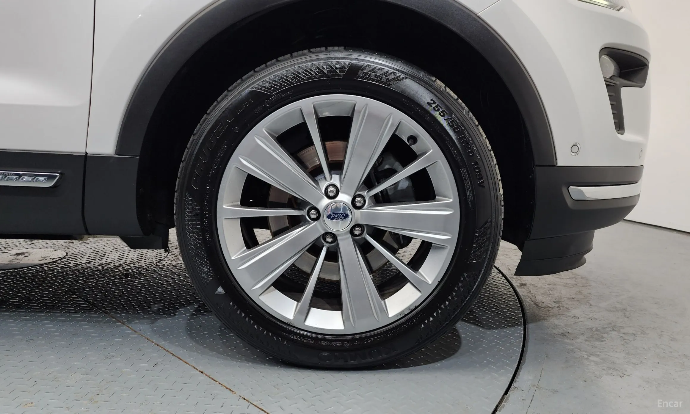 Ford Explorer превью 5