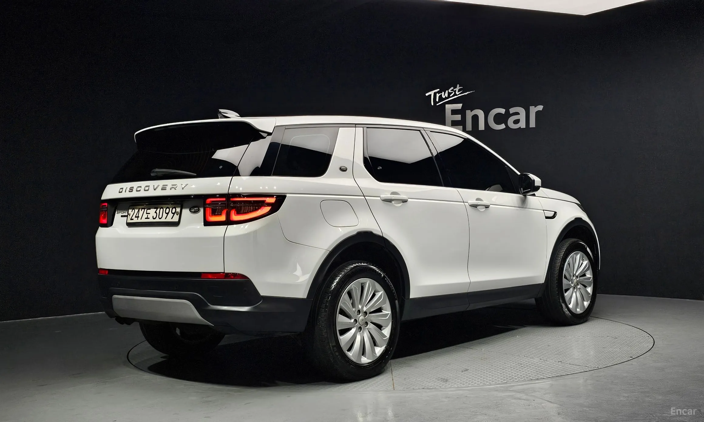 Land Rover Discovery Sports превью 2