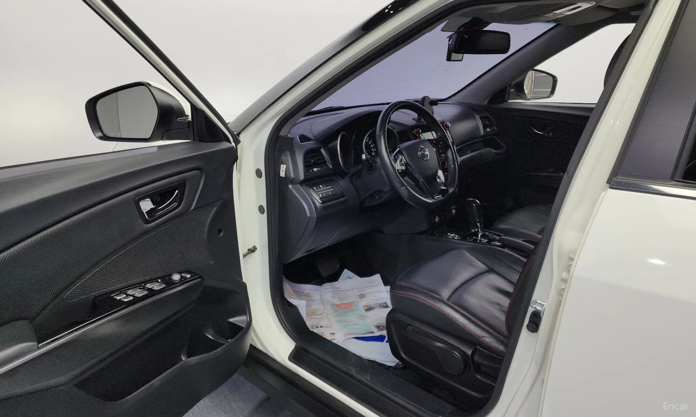 KG Mobility (SsangYong) Tivoli Air превью 10