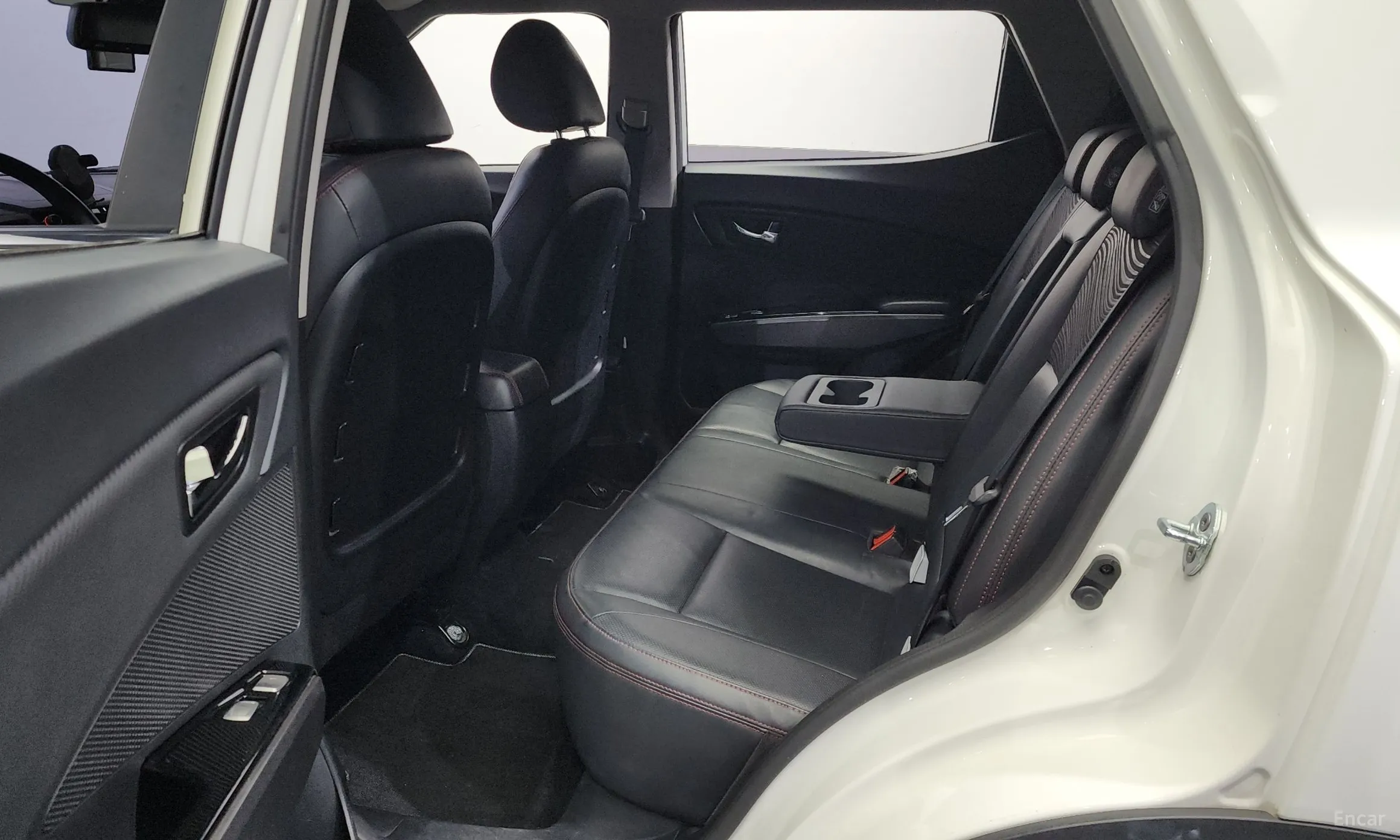 KG Mobility (SsangYong) Tivoli Air превью 11
