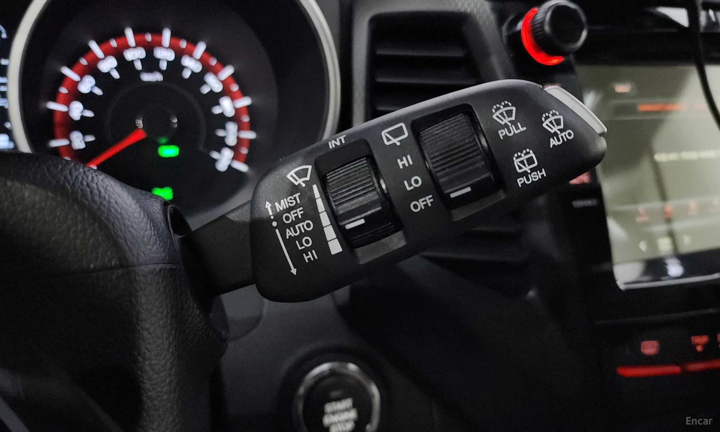 KG Mobility (SsangYong) Tivoli Air превью 14