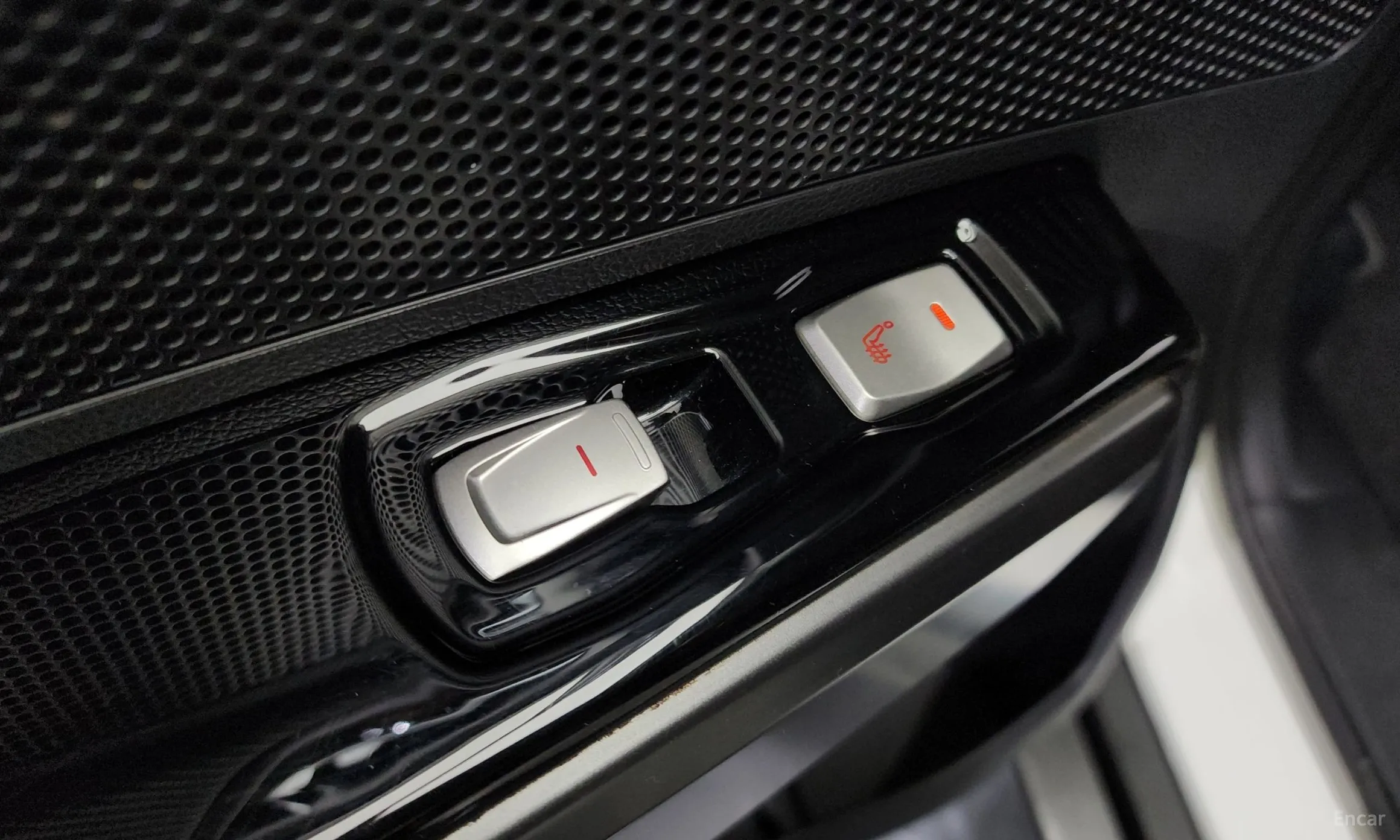 KG Mobility (SsangYong) Tivoli Air превью 18