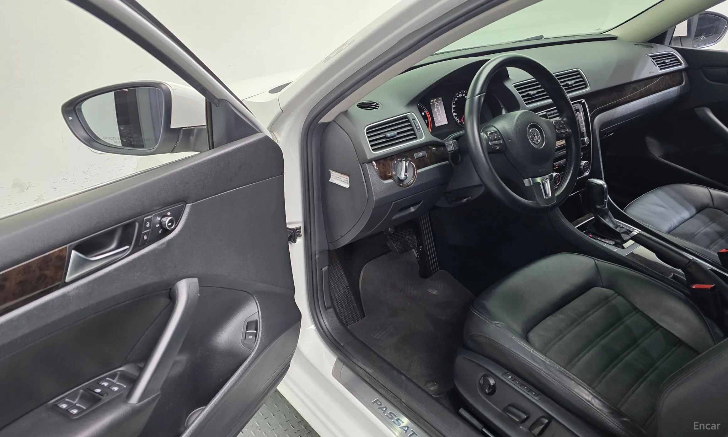 Volkswagen The New Passat превью 12