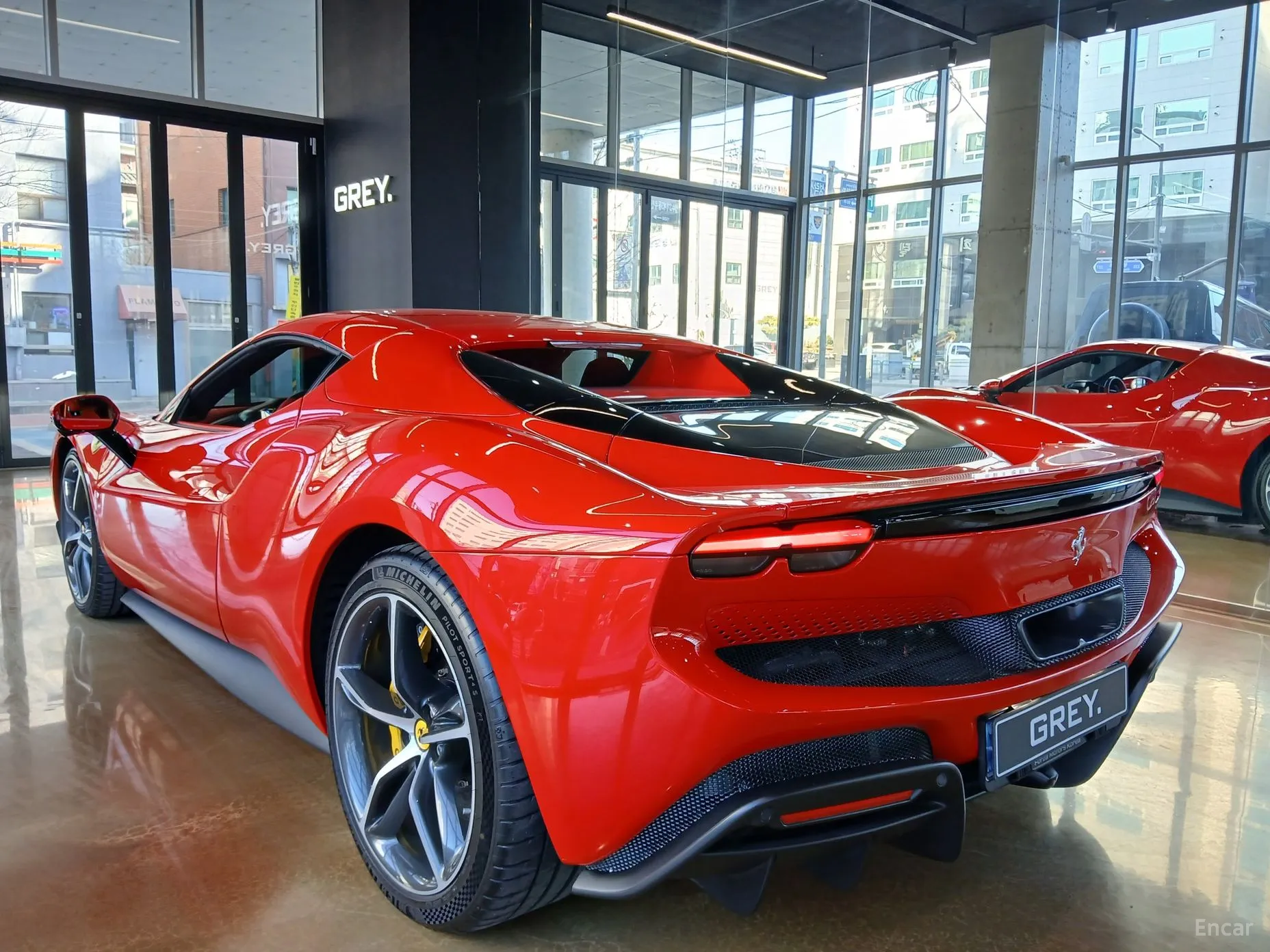 Ferrari 296 GTS превью 5