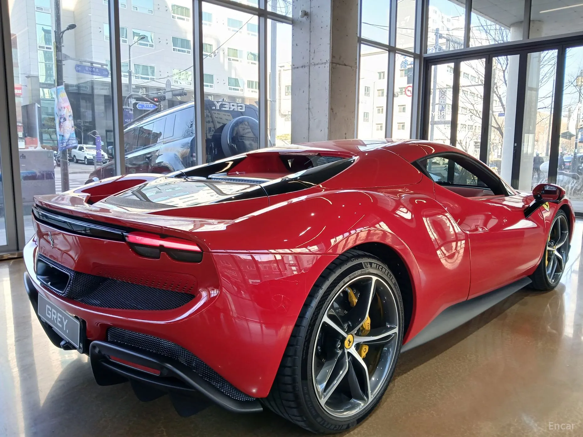 Ferrari 296 GTS превью 6