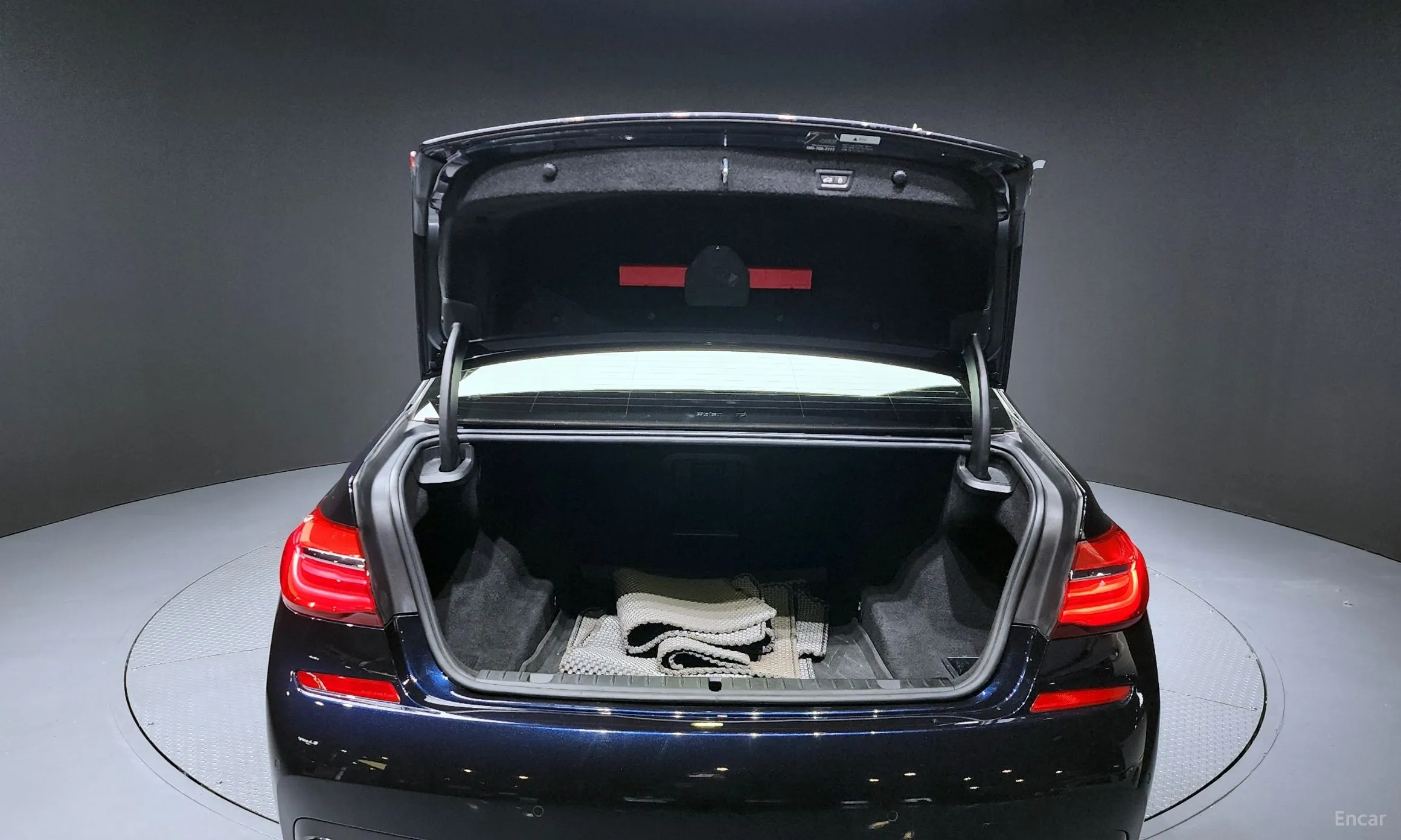 BMW 7 Series (G11) превью 20