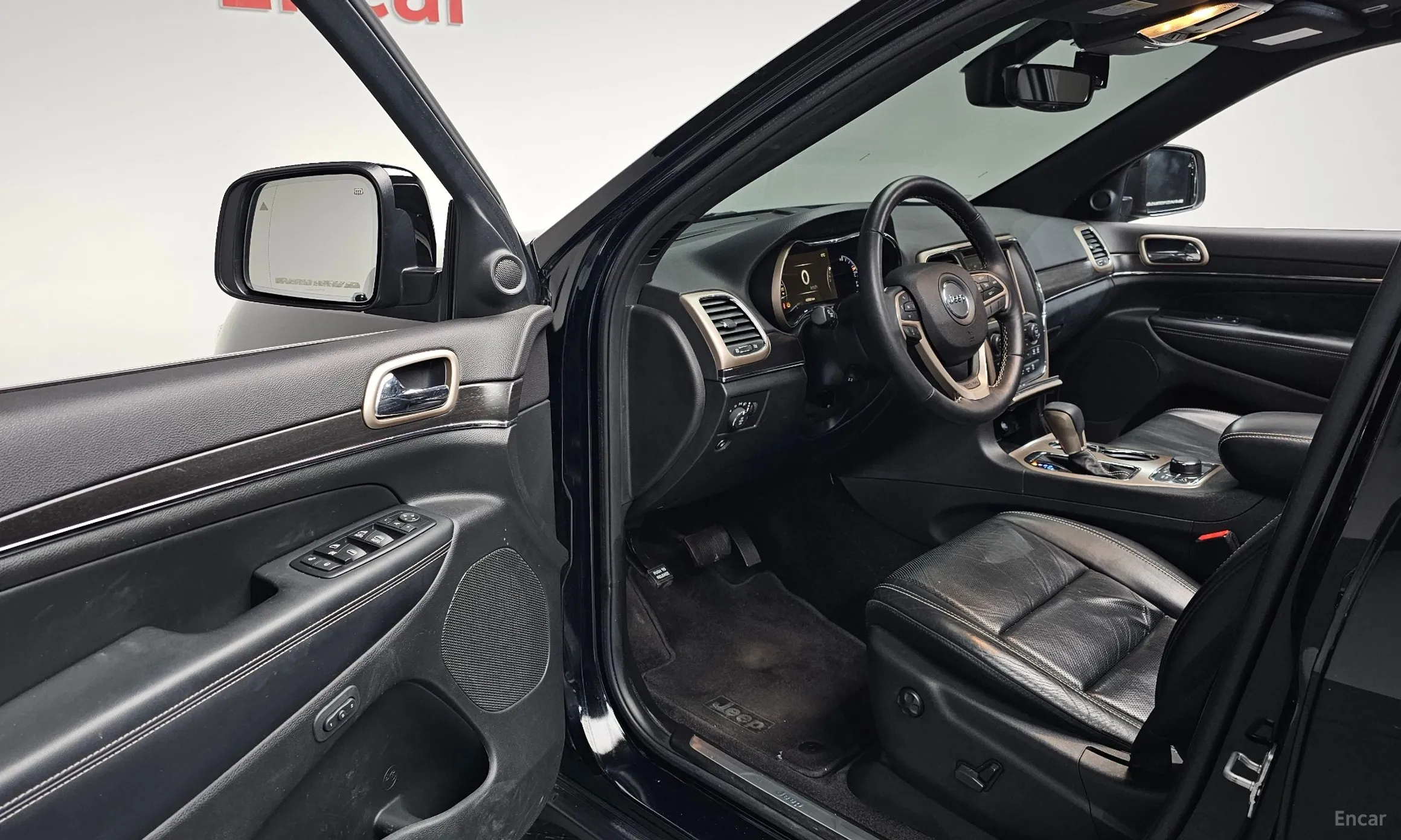 Jeep Grand Cherokee превью 10