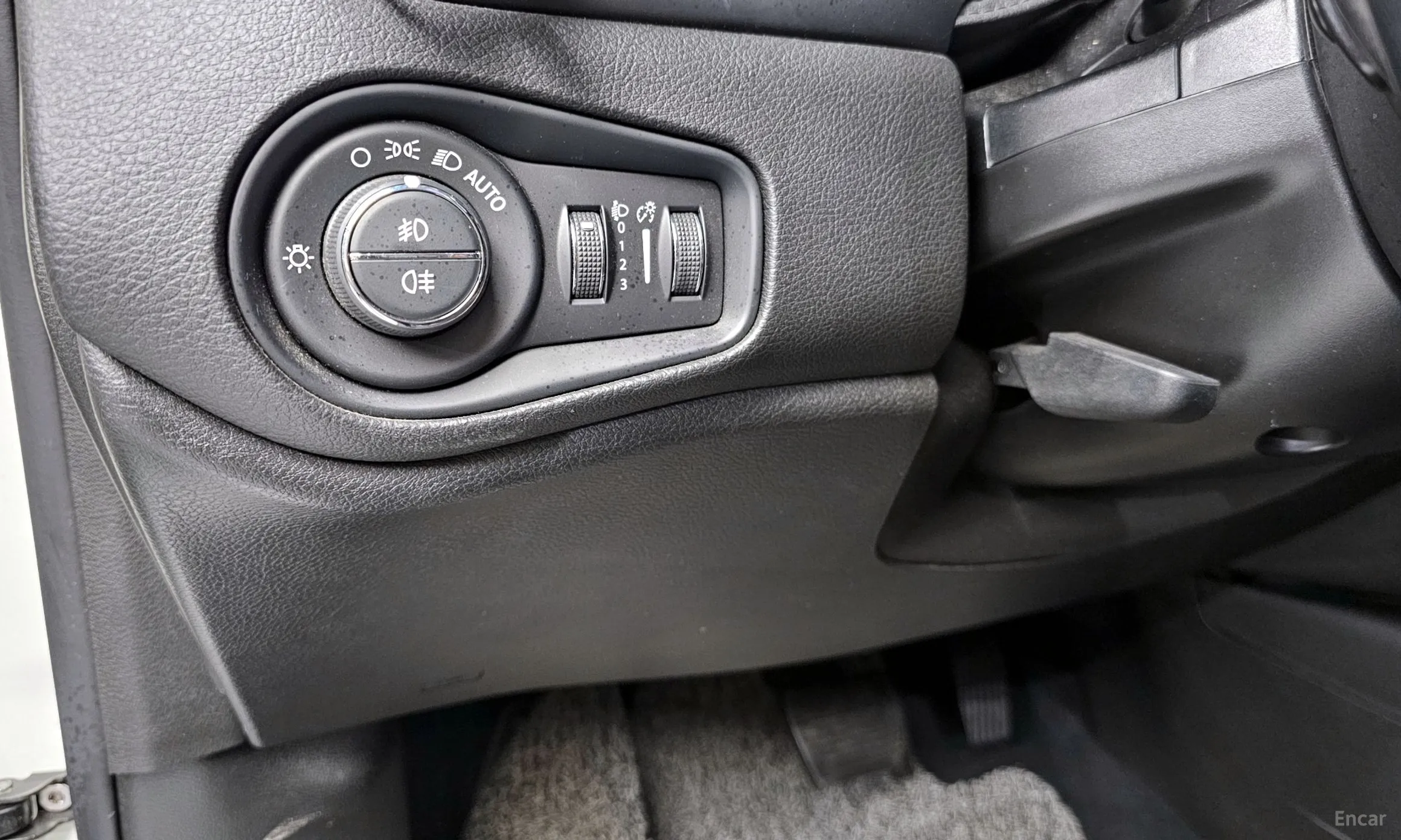 Jeep Renegade превью 18