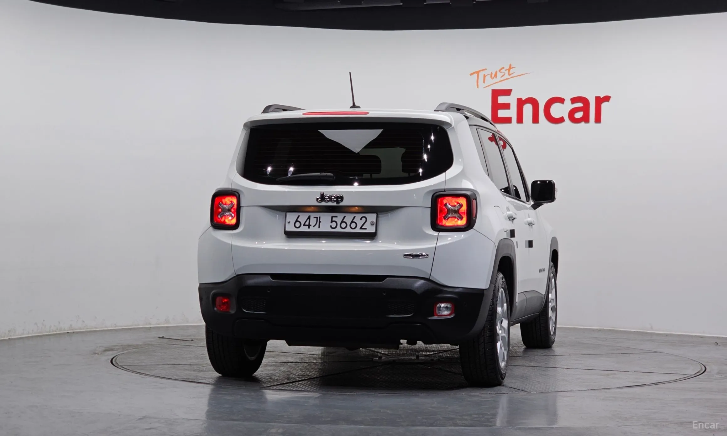 Jeep Renegade превью 4