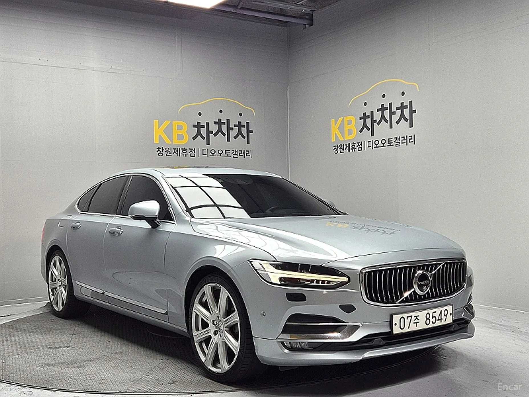 Volvo S90 превью 5