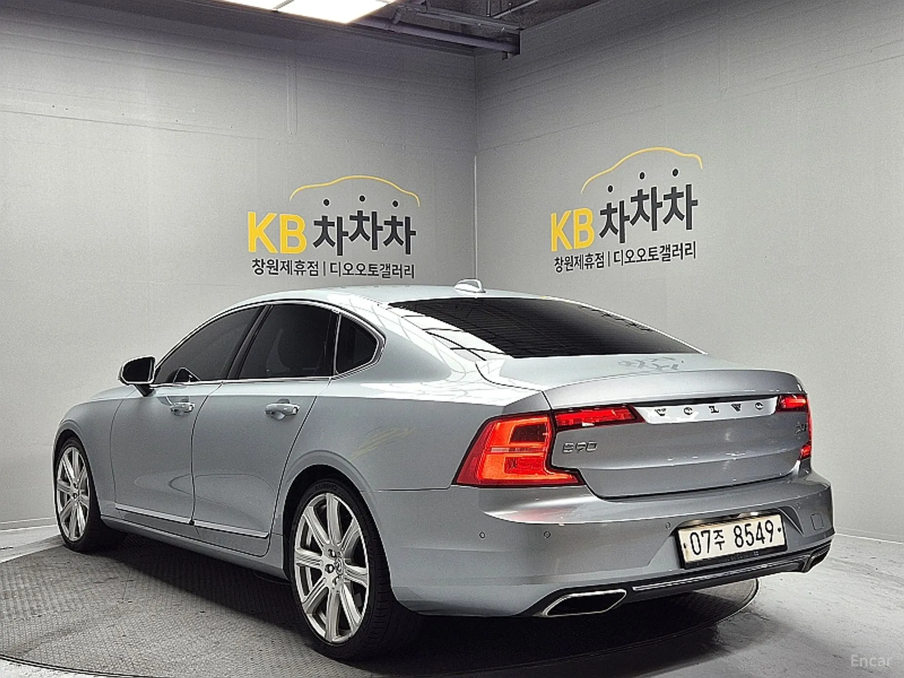 Volvo S90 превью 6