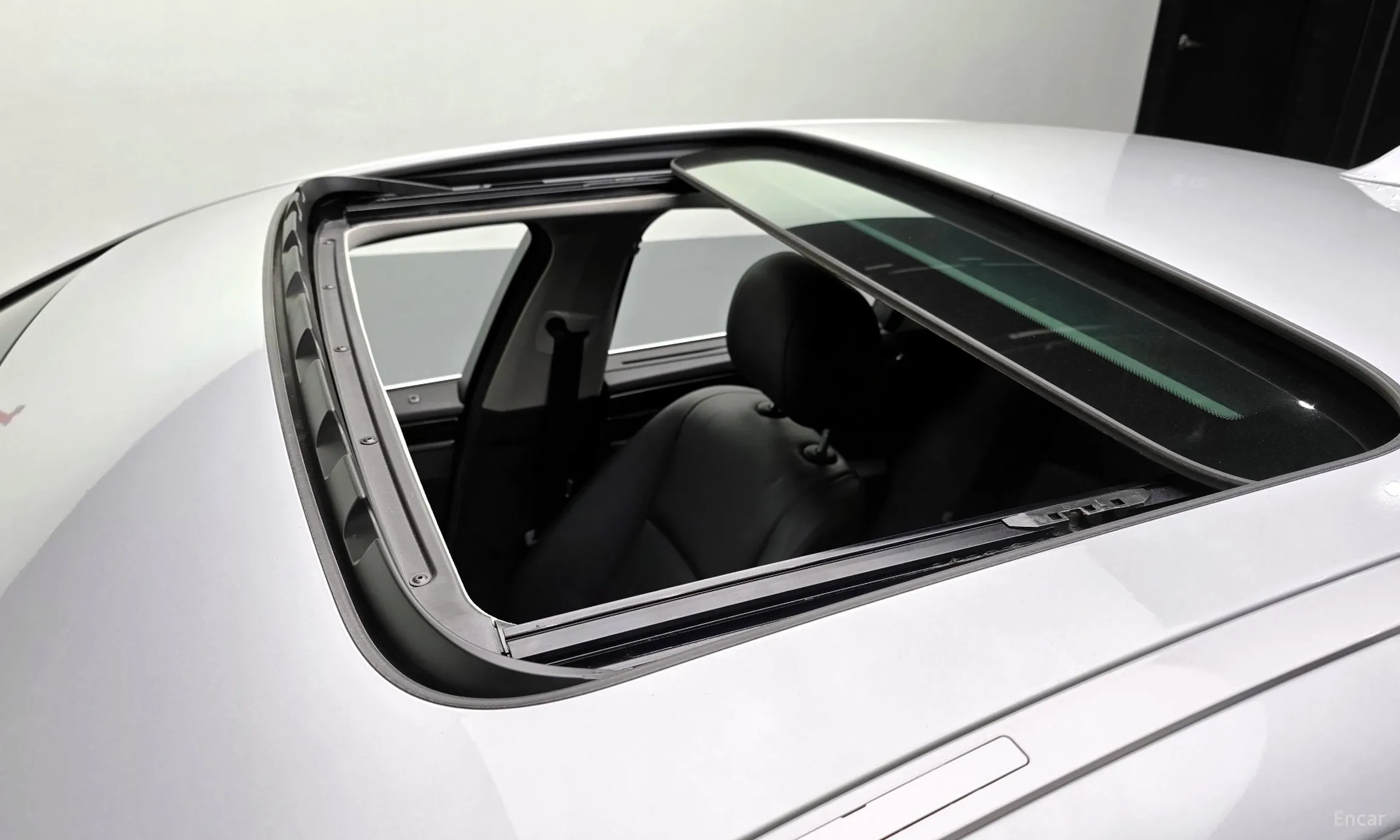 BMW 5 Series (F10) превью 18