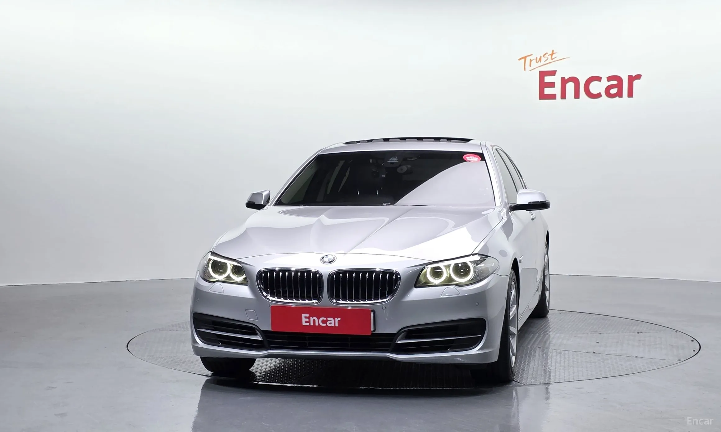 BMW 5 Series (F10) превью 3